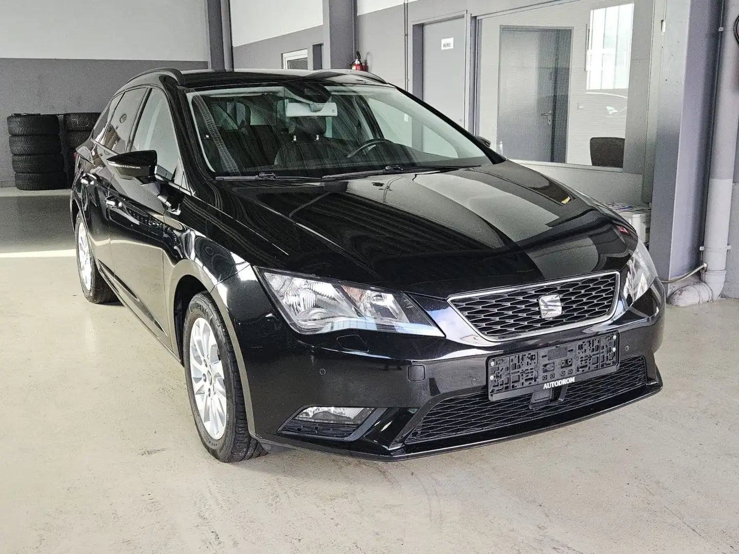 SEAT Leon ST Style+Alcantara+Lane Assist+Navi+PDC Noir - 1