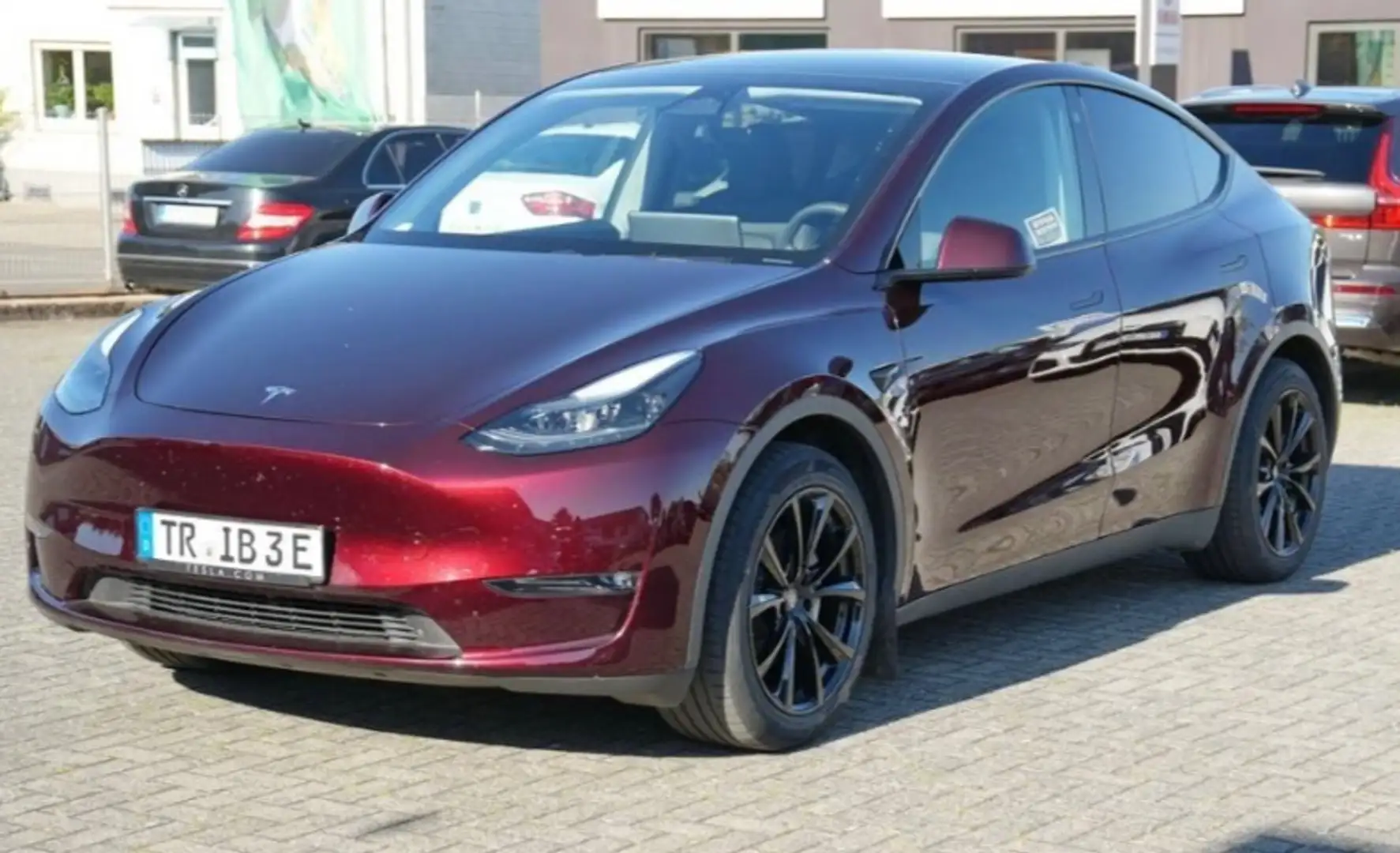 Tesla Model Y Model Y Long Range Dual Motor AWD - 1
