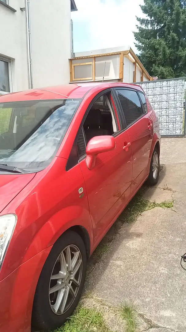Toyota Corolla Verso 2.2 D-4D Team Rood - 2