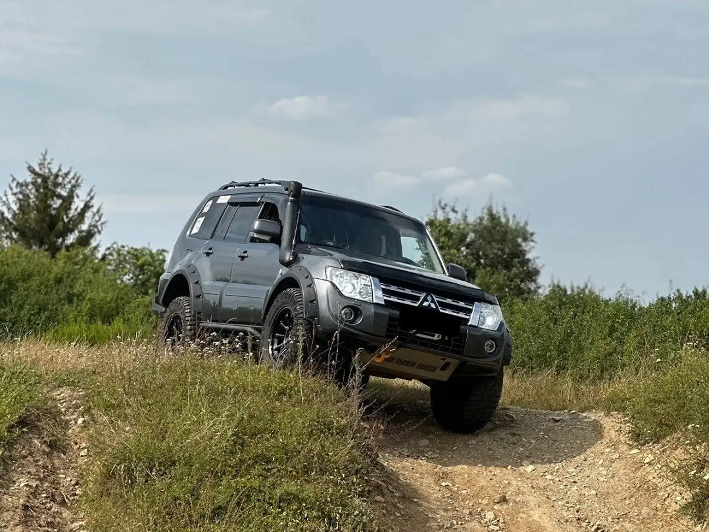 Mitsubishi Pajero Pajero 3.2 DI-D AutomatikInstyle Чорний - 1