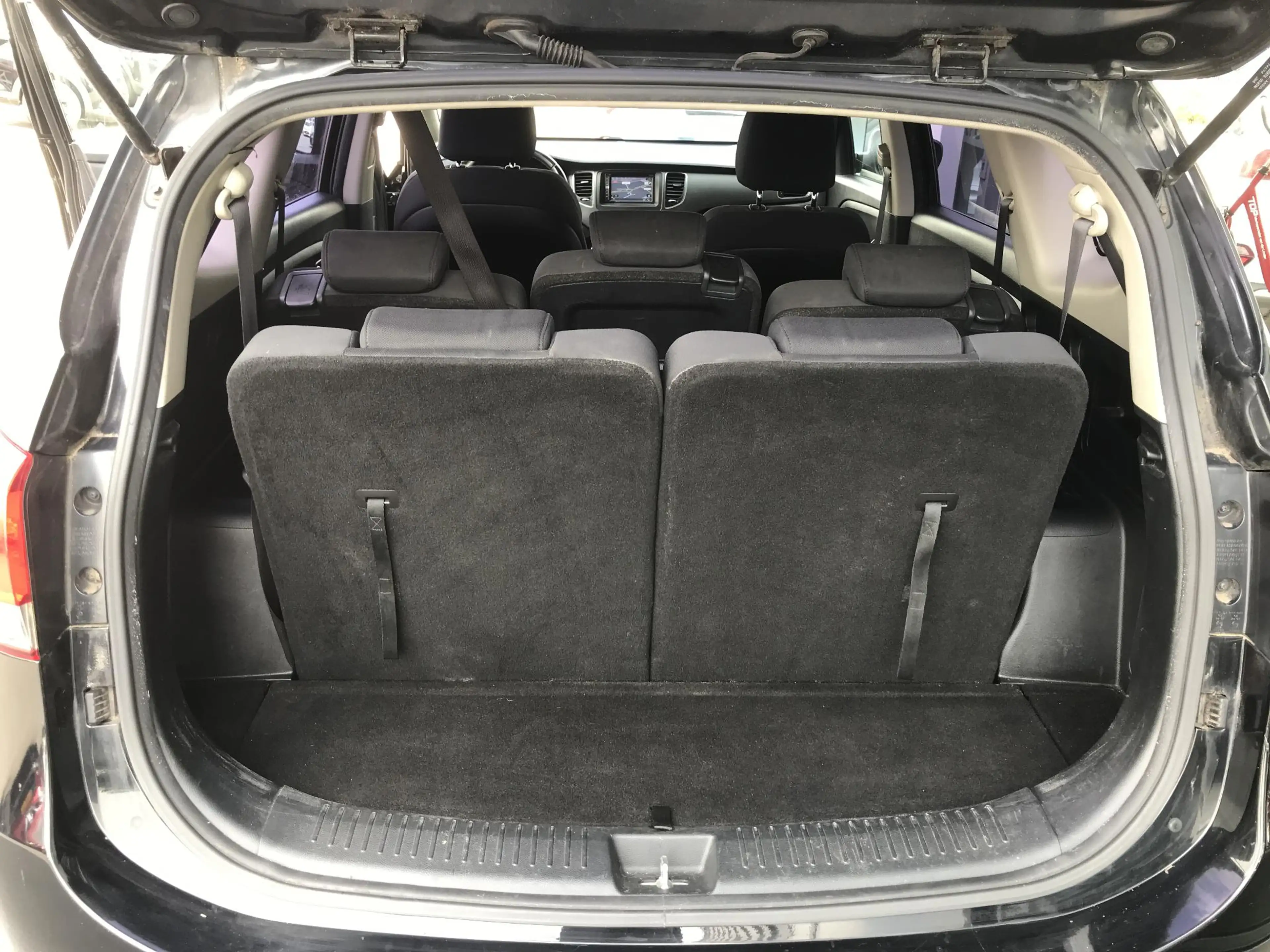 Kia Carens 1.6 ComfortLine 7 persoons — photo 8