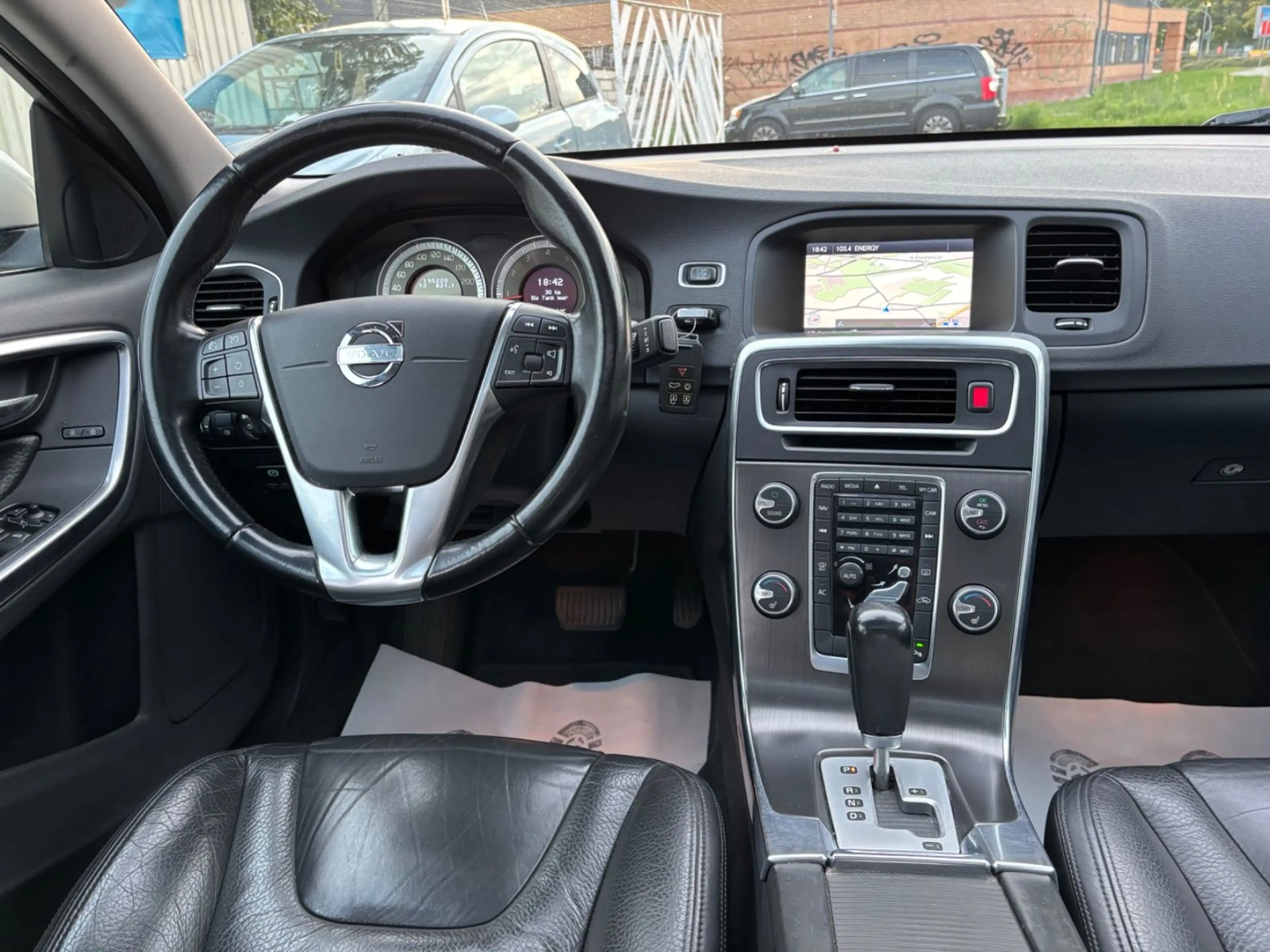 Volvo S60 2.0 T5 Summum Klima Automatik Leder Navi Kamera — photo 11