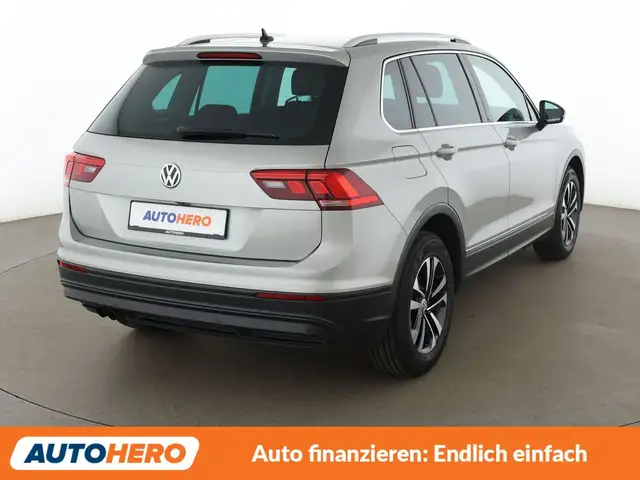 Volkswagen Tiguan view 6