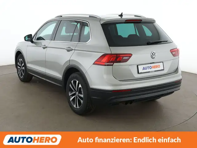 Volkswagen Tiguan view 4