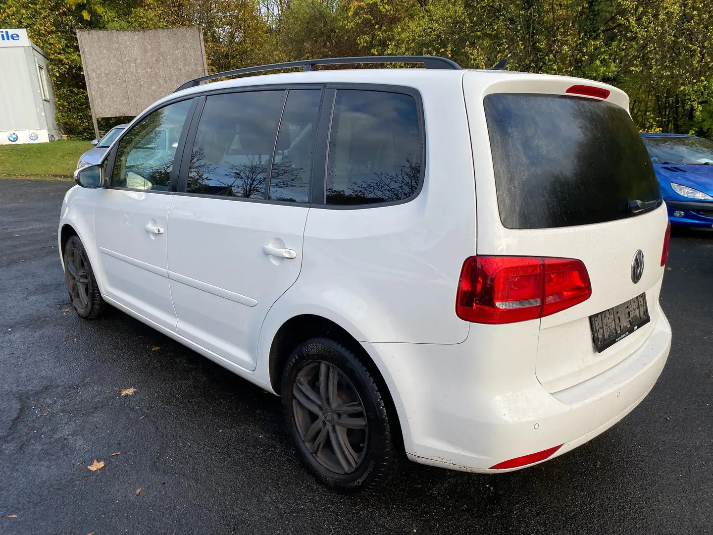 Volkswagen Touran Comfortline BMT Weiß - 2