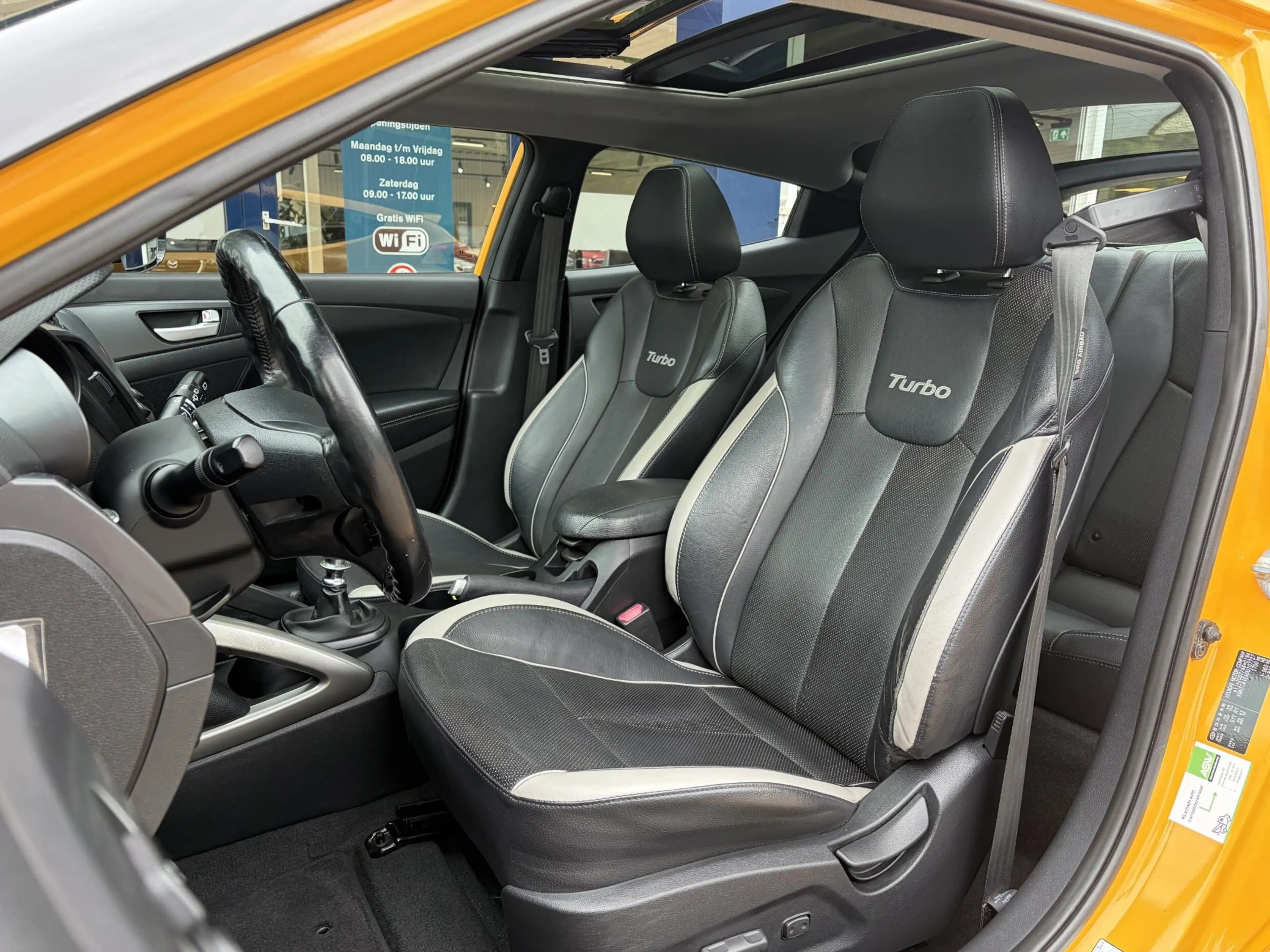 Hyundai VELOSTER 1.6 T-GDI i-Catcher / Uniek! / 220PK! 320NM! / Dea — photo 14