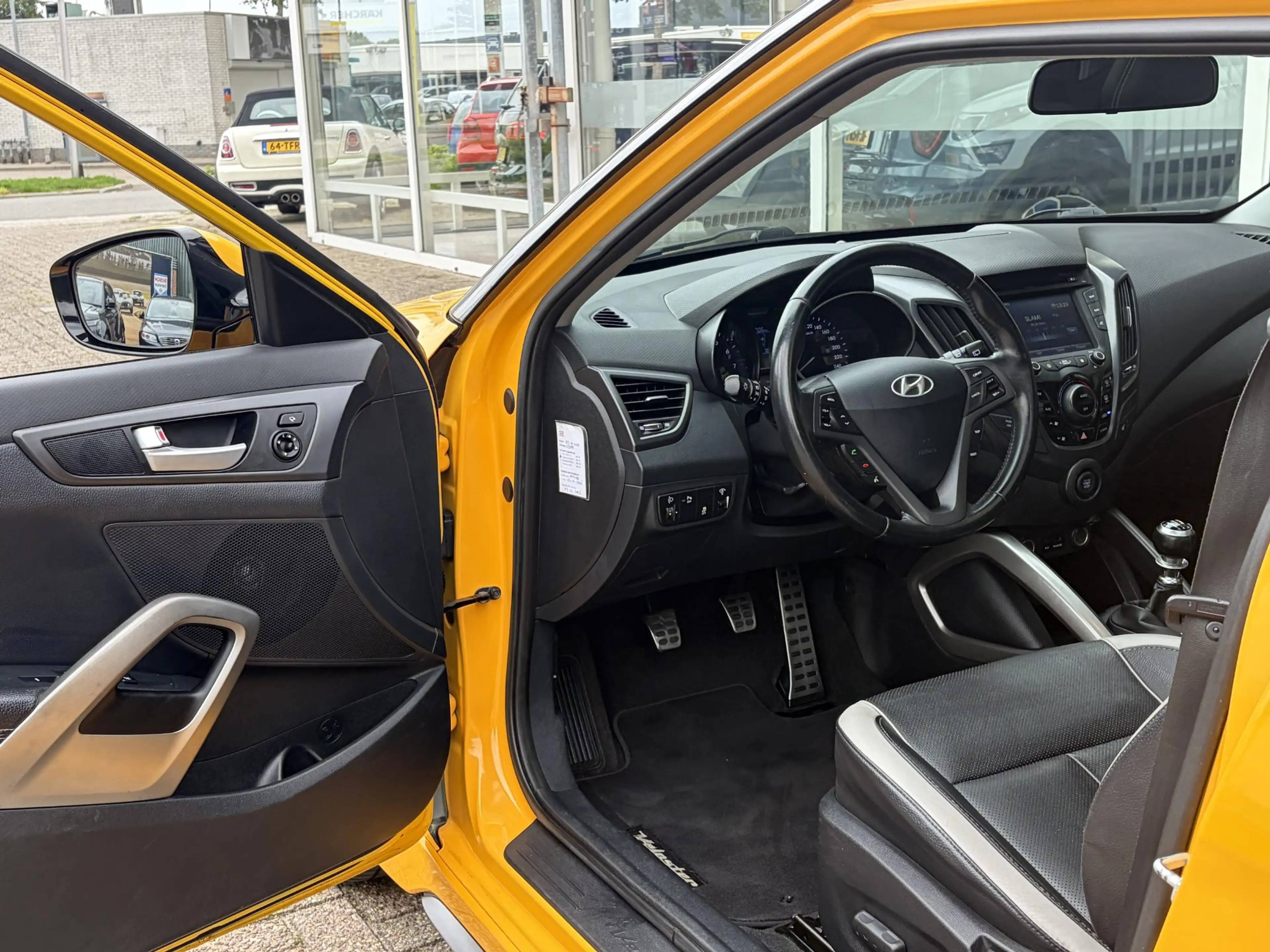 Hyundai VELOSTER 1.6 T-GDI i-Catcher / Uniek! / 220PK! 320NM! / Dea — photo 12