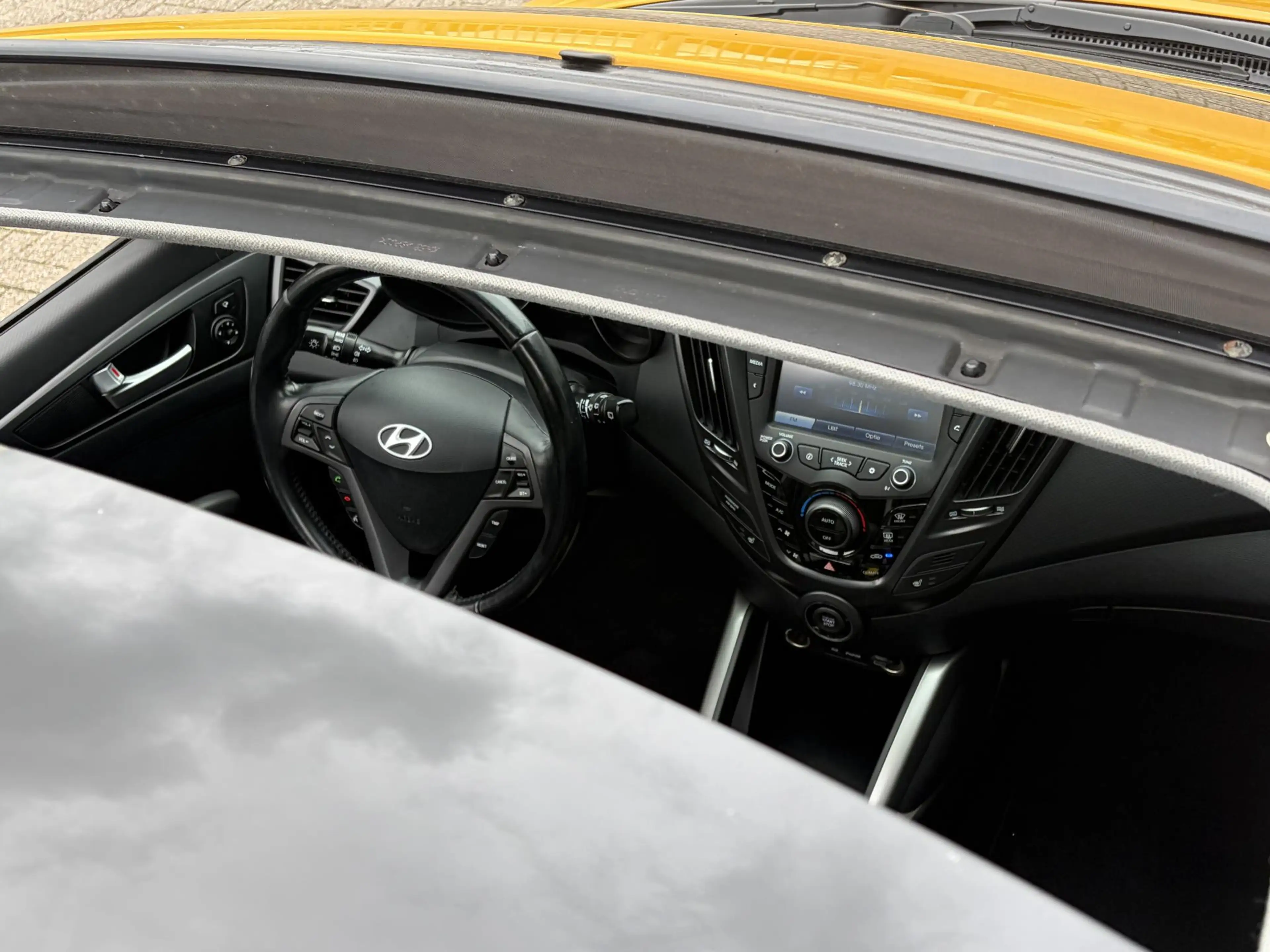 Hyundai VELOSTER 1.6 T-GDI i-Catcher / Uniek! / 220PK! 320NM! / Dea — photo 10