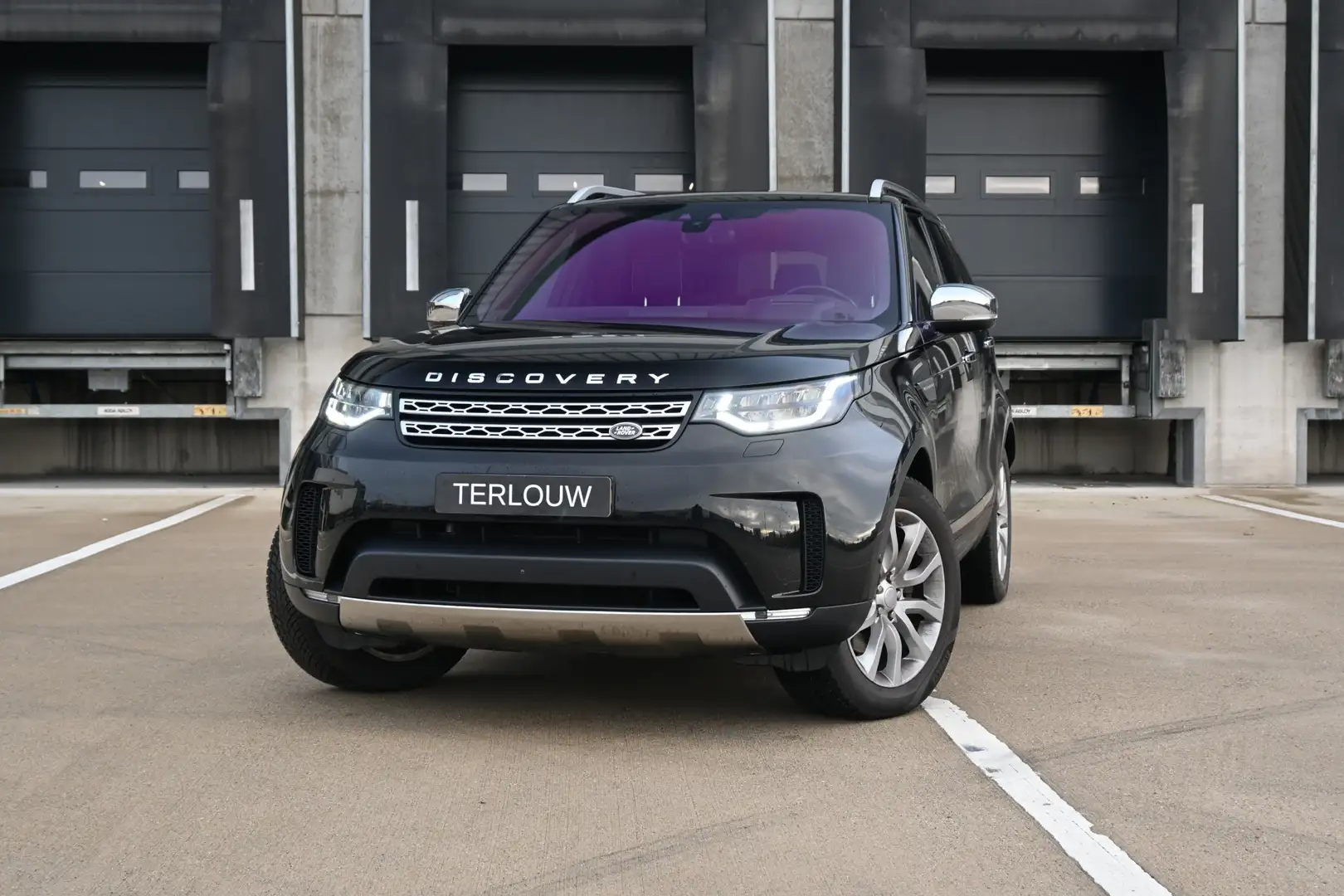 Land Rover Discovery 3.0 Td6 HSE Luxury 7p. Noir - 1