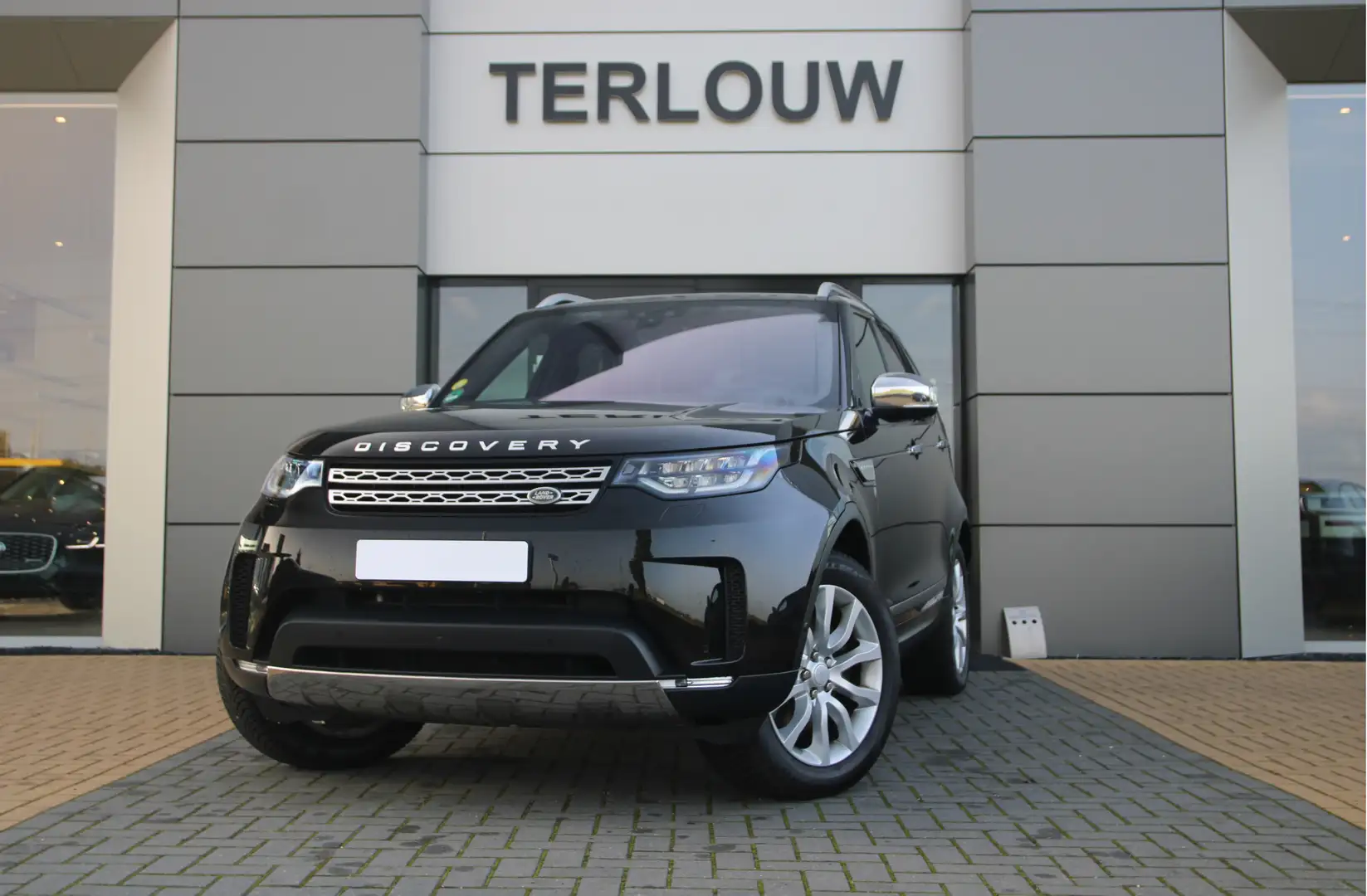 Land Rover Discovery 3.0 Td6 HSE Luxury 7p. Zwart - 1