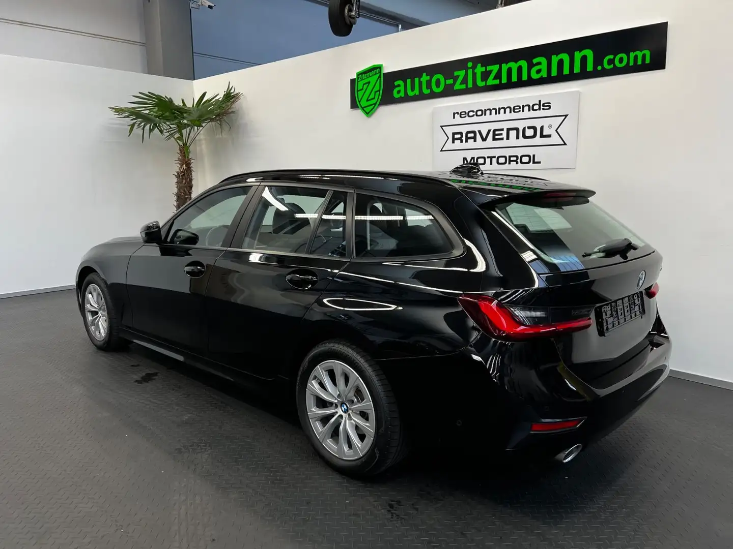 BMW 320 d Advantage*LEDER*CAM*ACC*TOP ZUSTAND* Noir - 2
