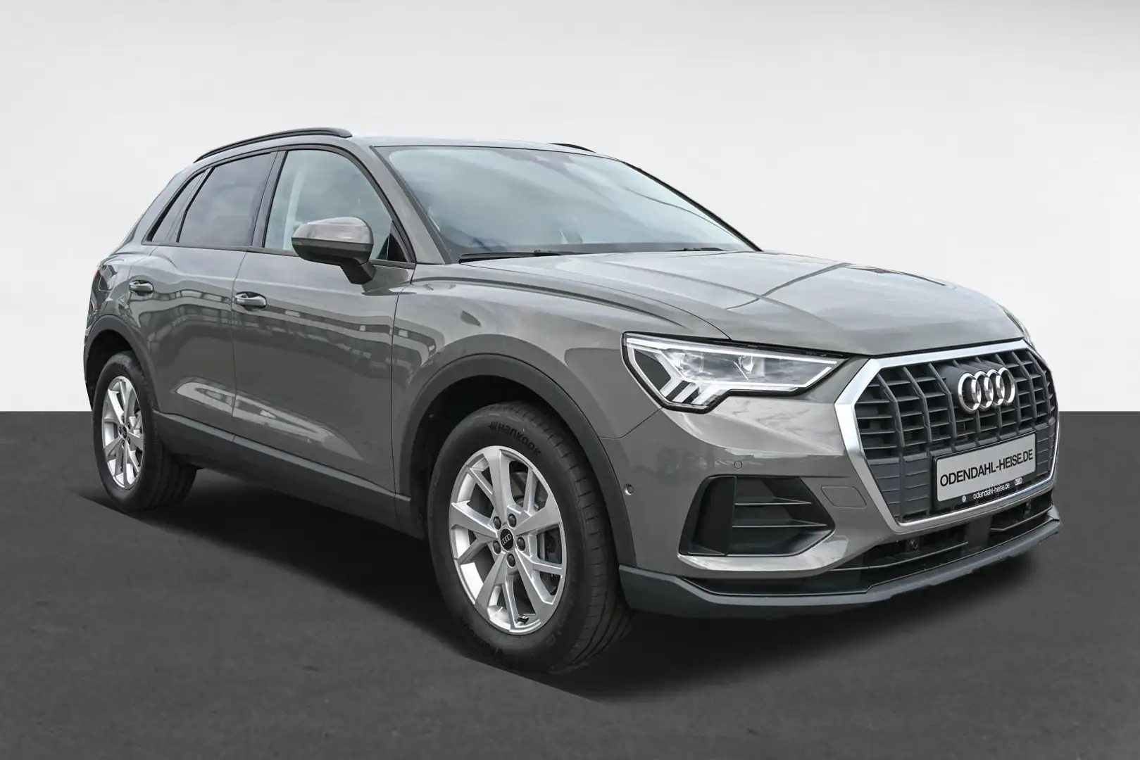 Audi Q3 45 TFSI e S tronic  Navi Grau - 2