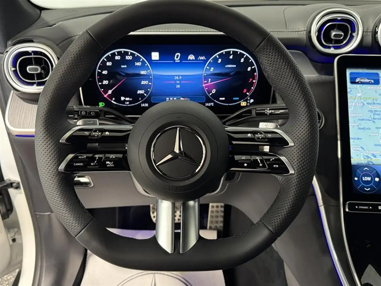 Mercedes-Benz GLC снимка Mercedes-Benz GLC