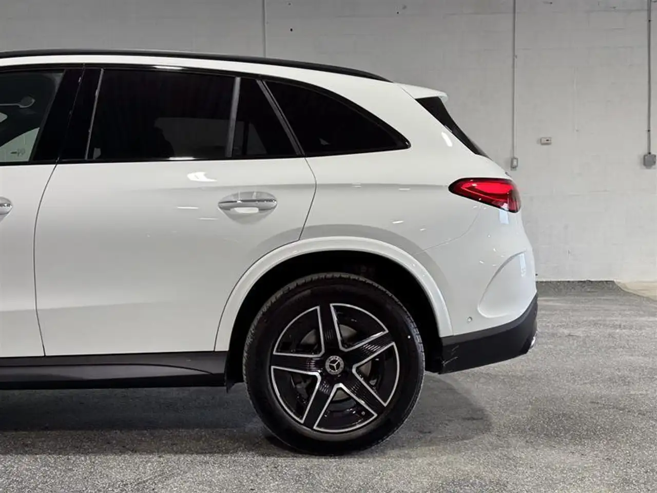 Mercedes-Benz GLC снимка Mercedes-Benz GLC