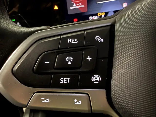 Volkswagen Golf view 14