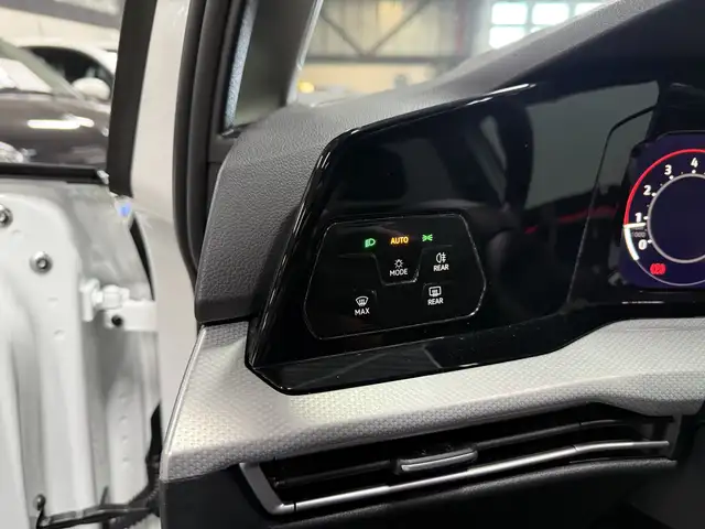 Volkswagen Golf view 11