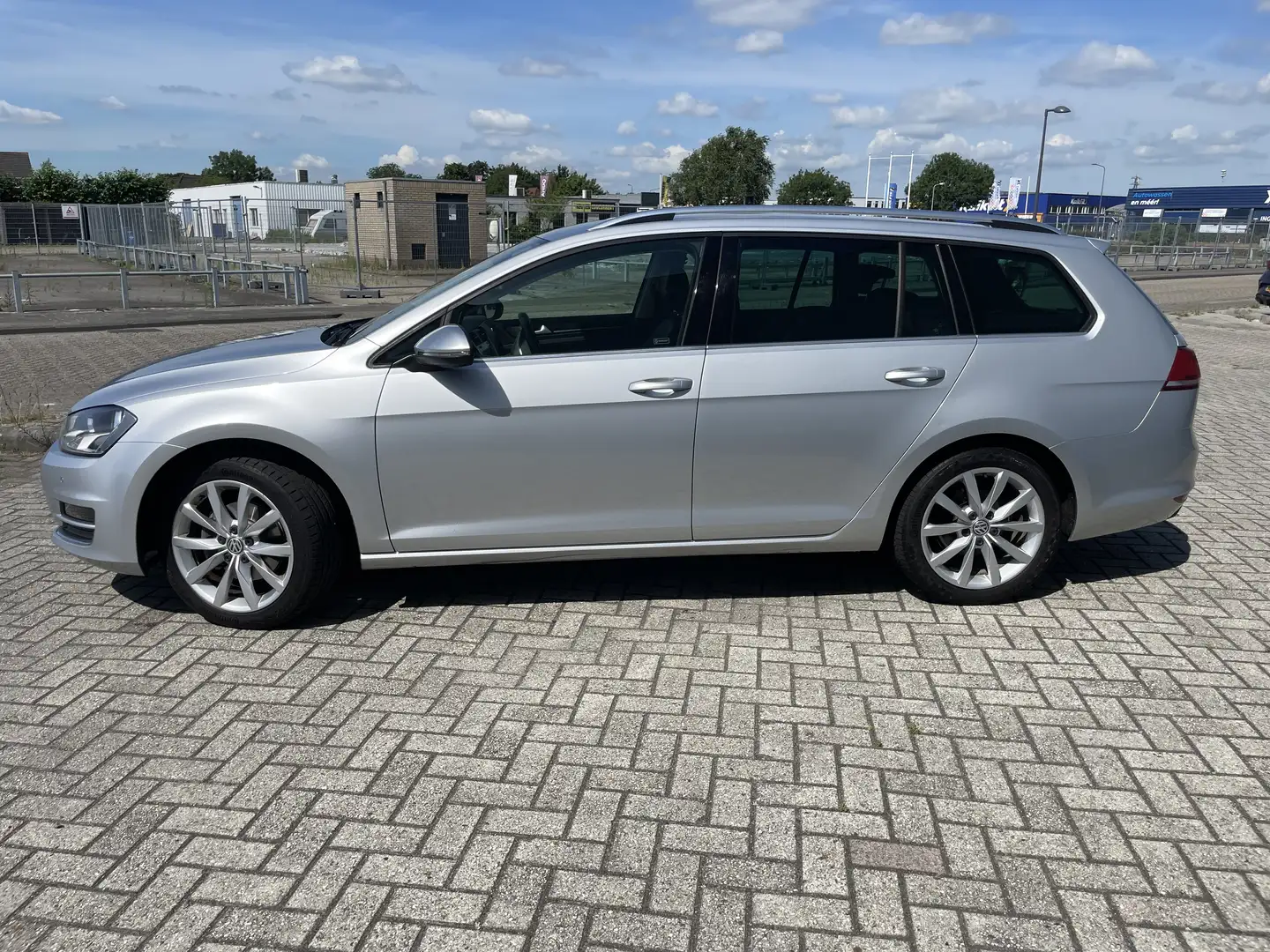 Volkswagen Golf 1.6 TDI Higline Connected Grijs - 2