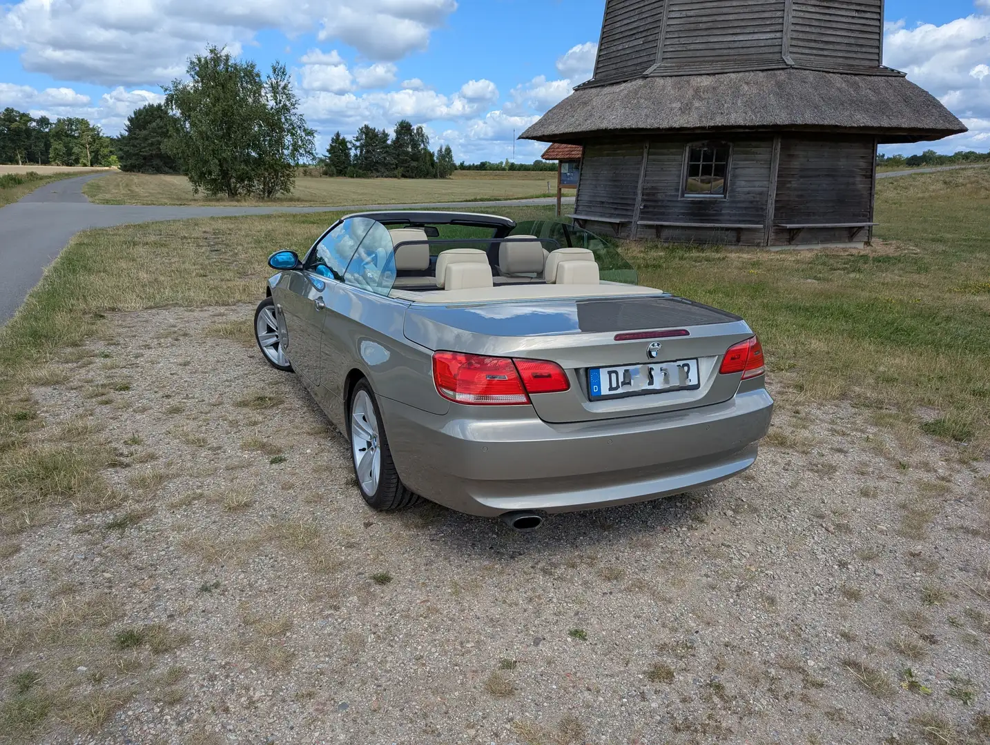 BMW 320 320i Cabrio Aut. Beige - 2