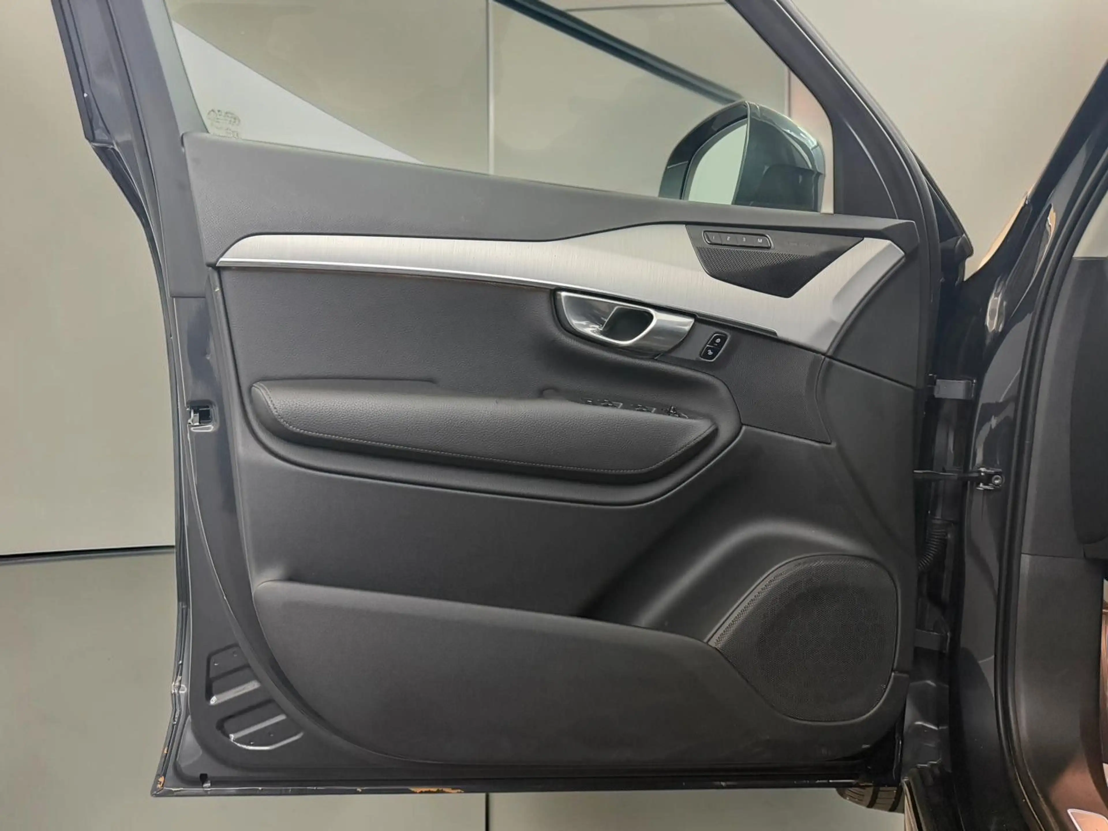 Volvo XC90 T8 Inscription*AWD*AHK*PANO*360*XENIUM*22Z — photo 8