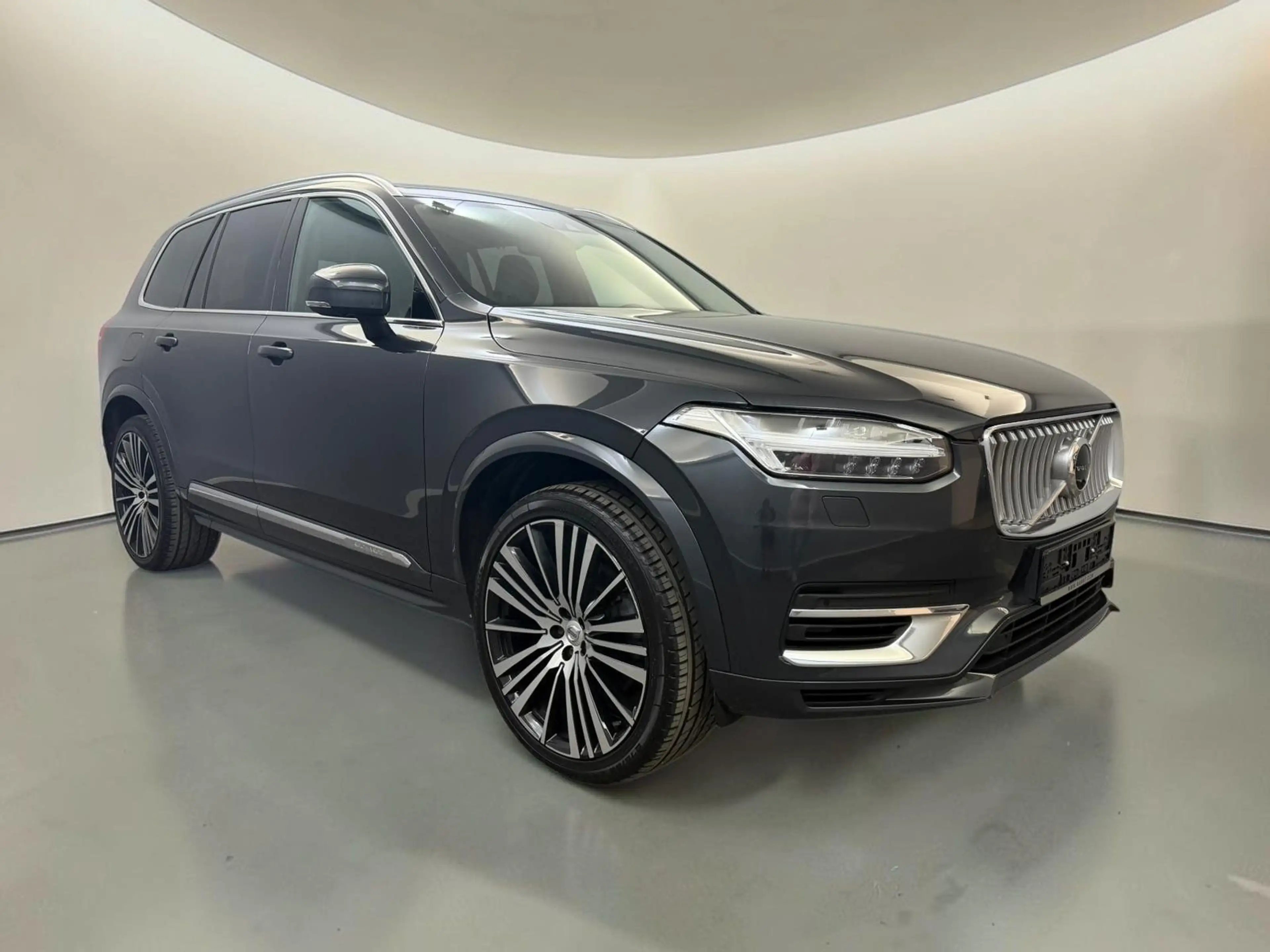 Volvo XC90 T8 Inscription*AWD*AHK*PANO*360*XENIUM*22Z — photo 3