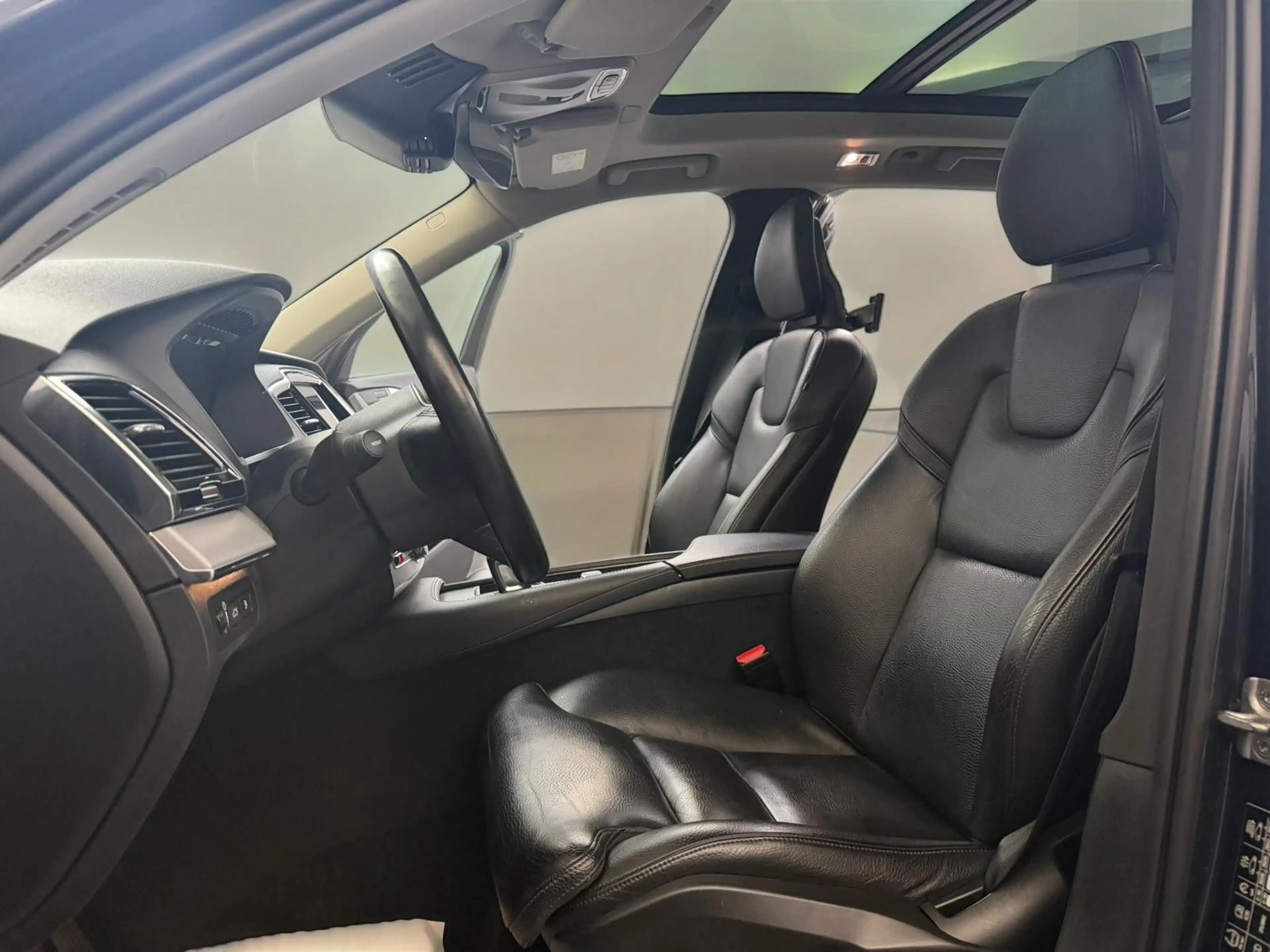 Volvo XC90 T8 Inscription*AWD*AHK*PANO*360*XENIUM*22Z — photo 10