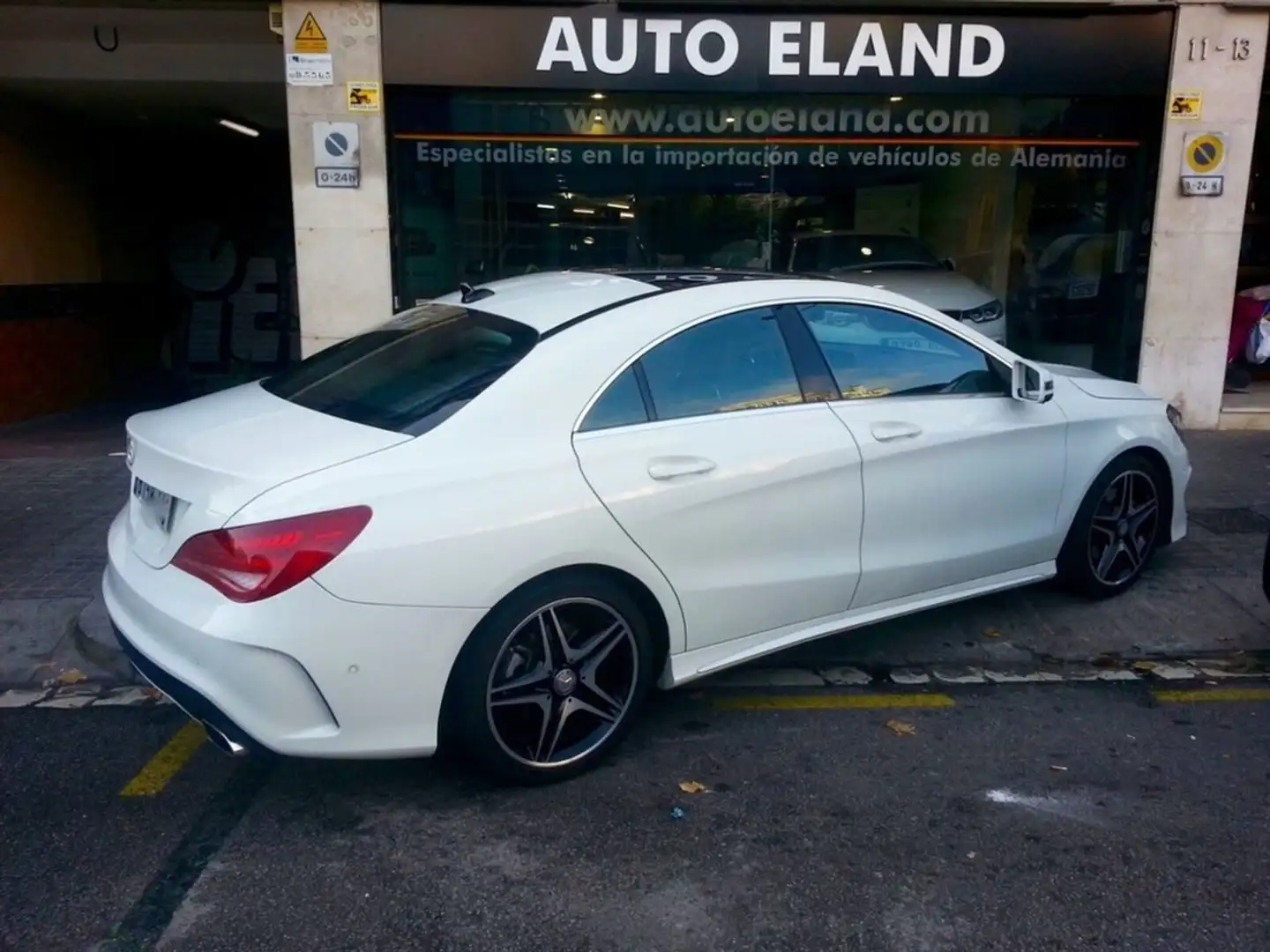 Mercedes-Benz CLA 250 AMG Line 7G-DCT Blanc - 1