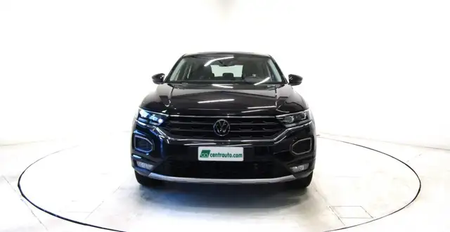 Volkswagen T-Roc view 2