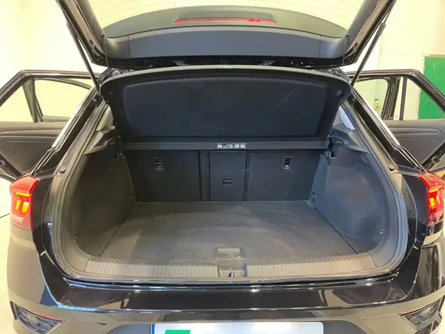 Volkswagen T-Roc view 14