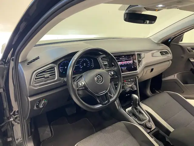 Volkswagen T-Roc view 15