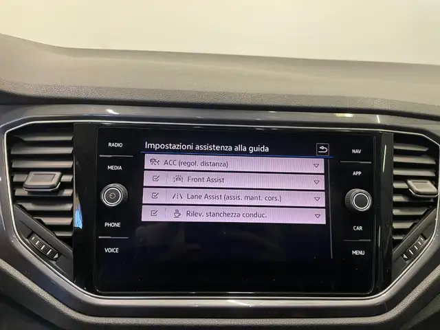 Volkswagen T-Roc view 12