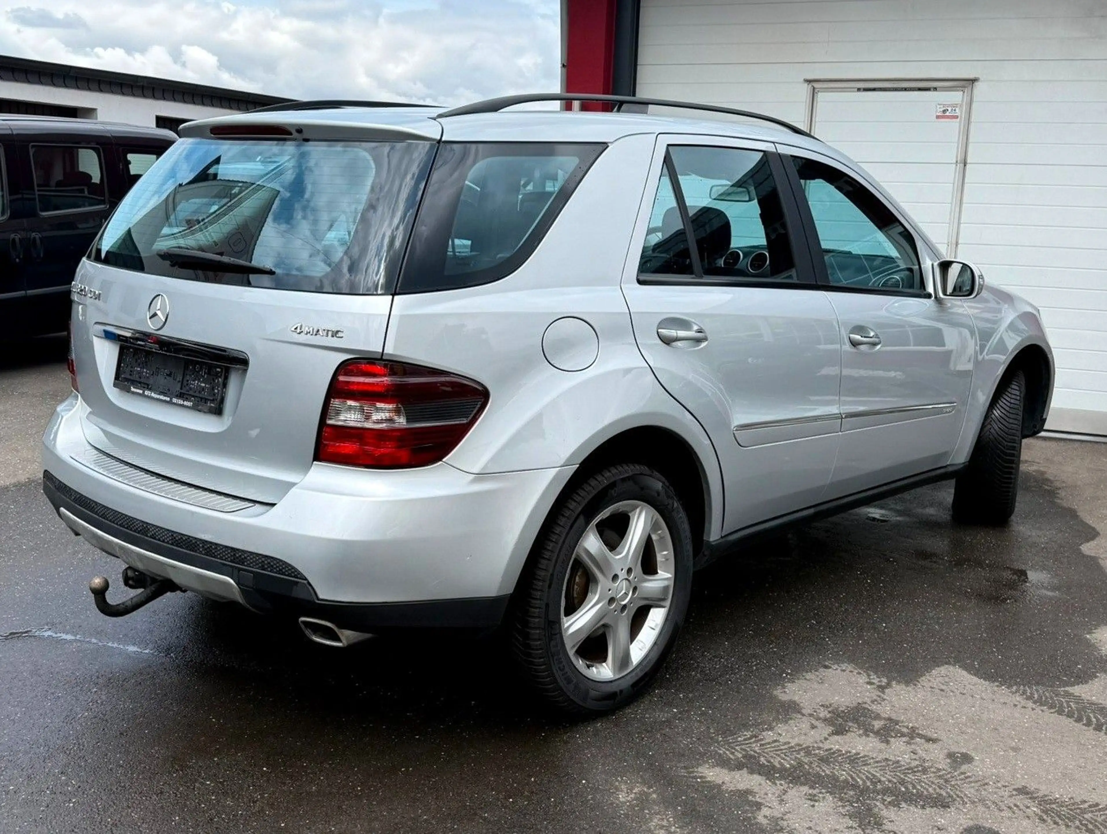 Mercedes-Benz ML 320 CDI 4MATIC Sport Luftfahrwerk+Leder+AHK++ — photo 8