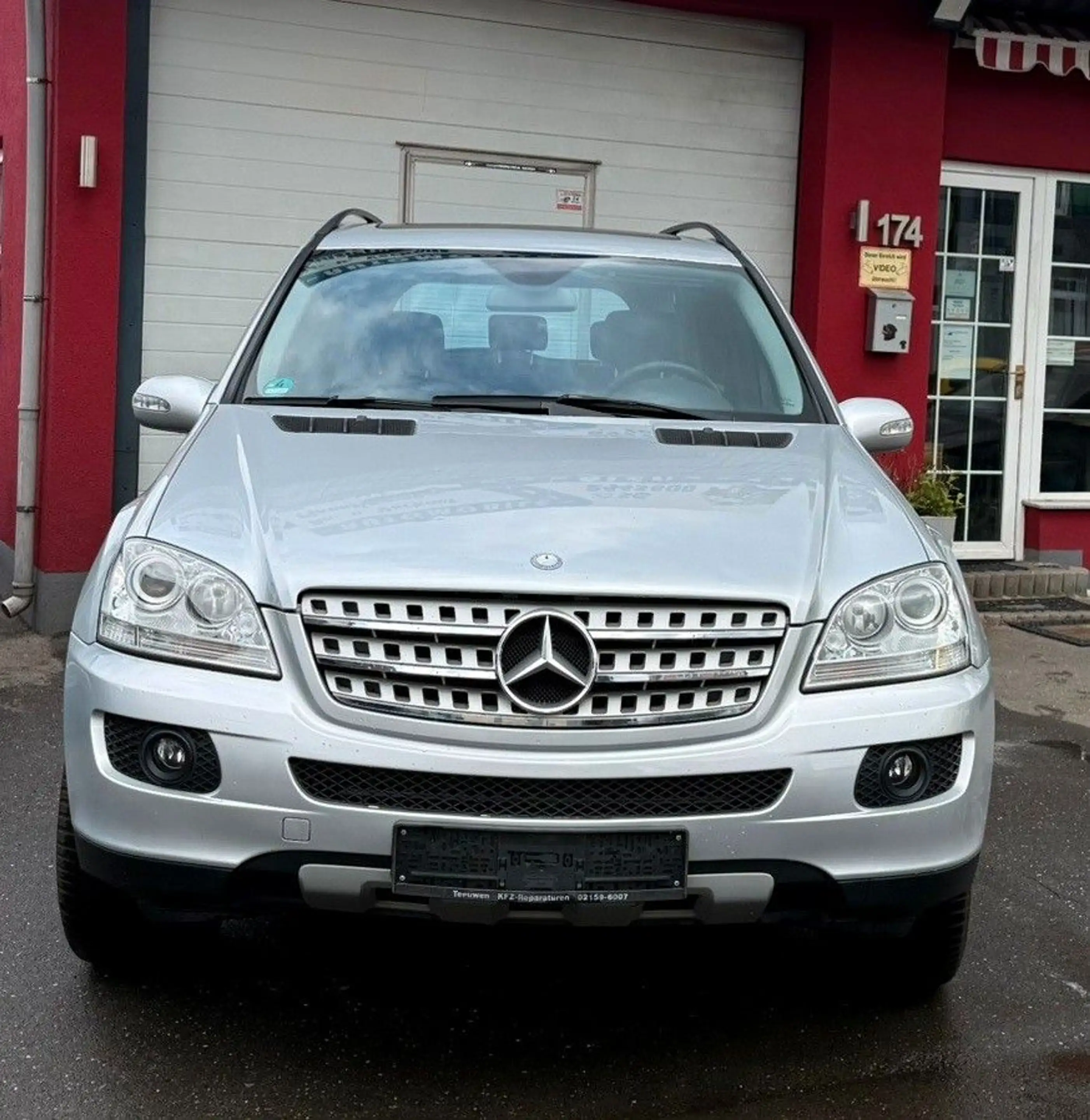 Mercedes-Benz ML 320 CDI 4MATIC Sport Luftfahrwerk+Leder+AHK++ — photo 13