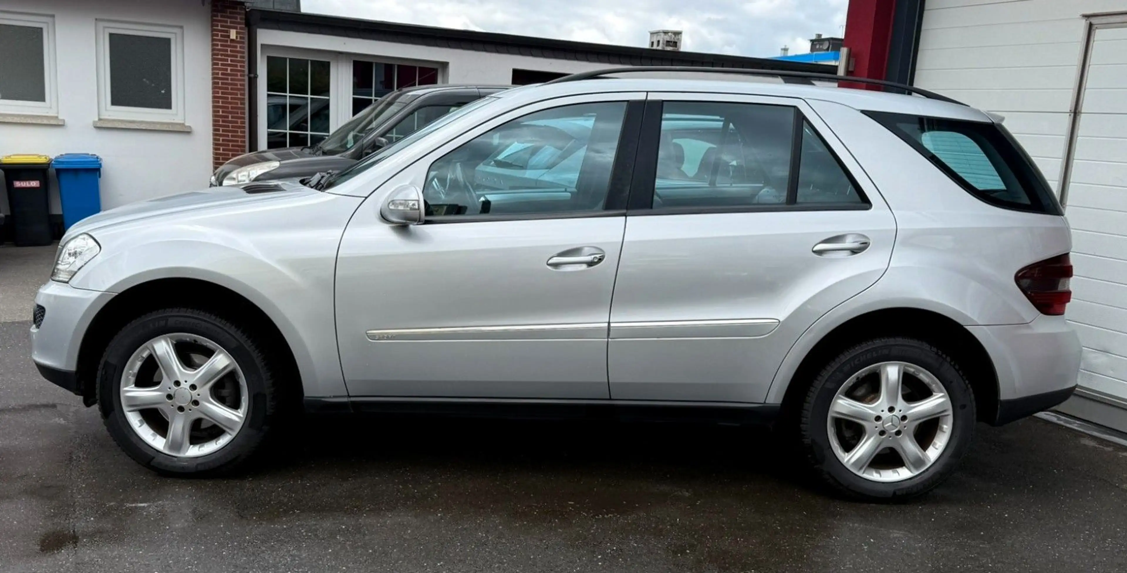 Mercedes-Benz ML 320 CDI 4MATIC Sport Luftfahrwerk+Leder+AHK++ — photo 4