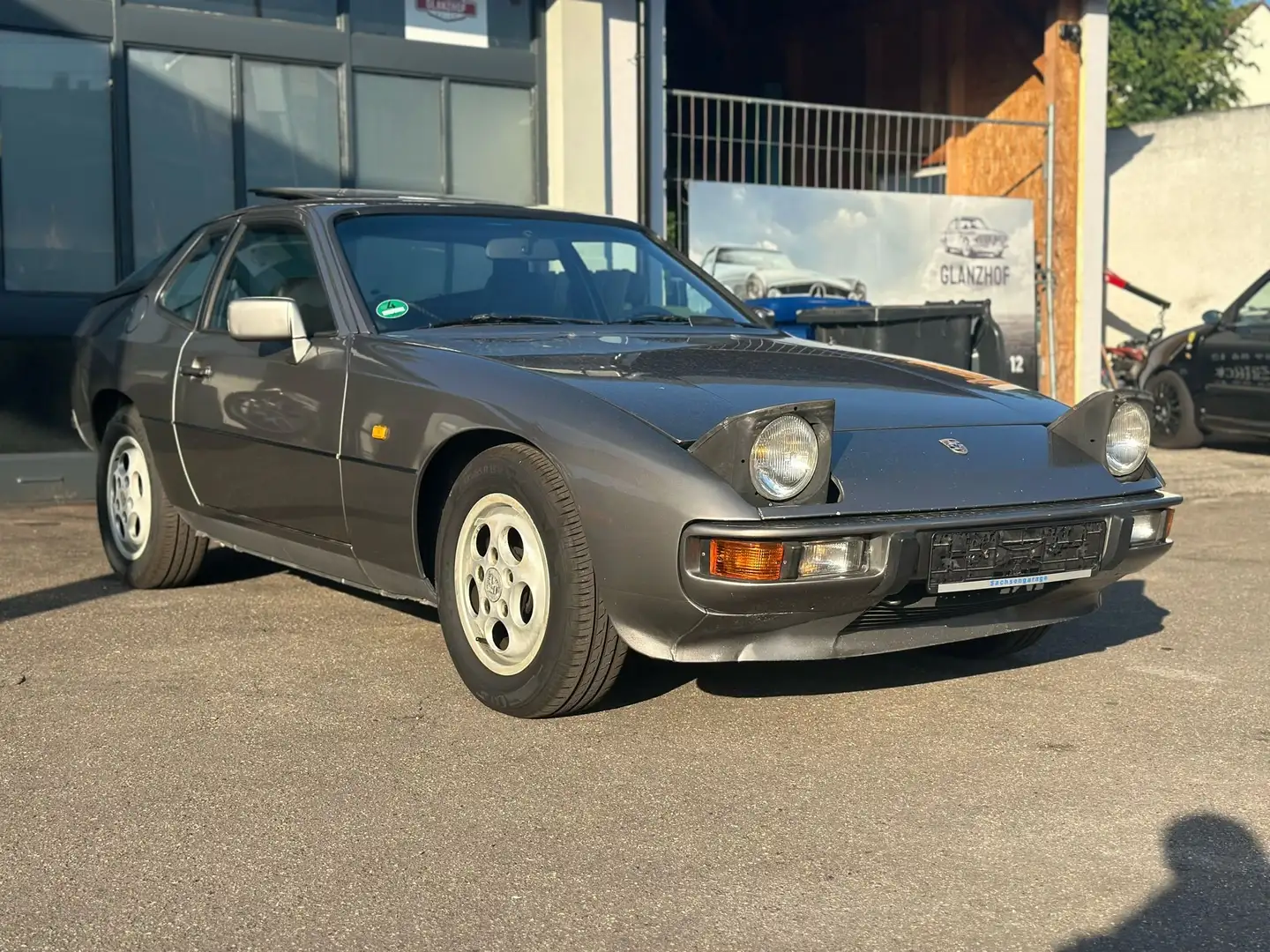 Porsche 924 S Grau - 2