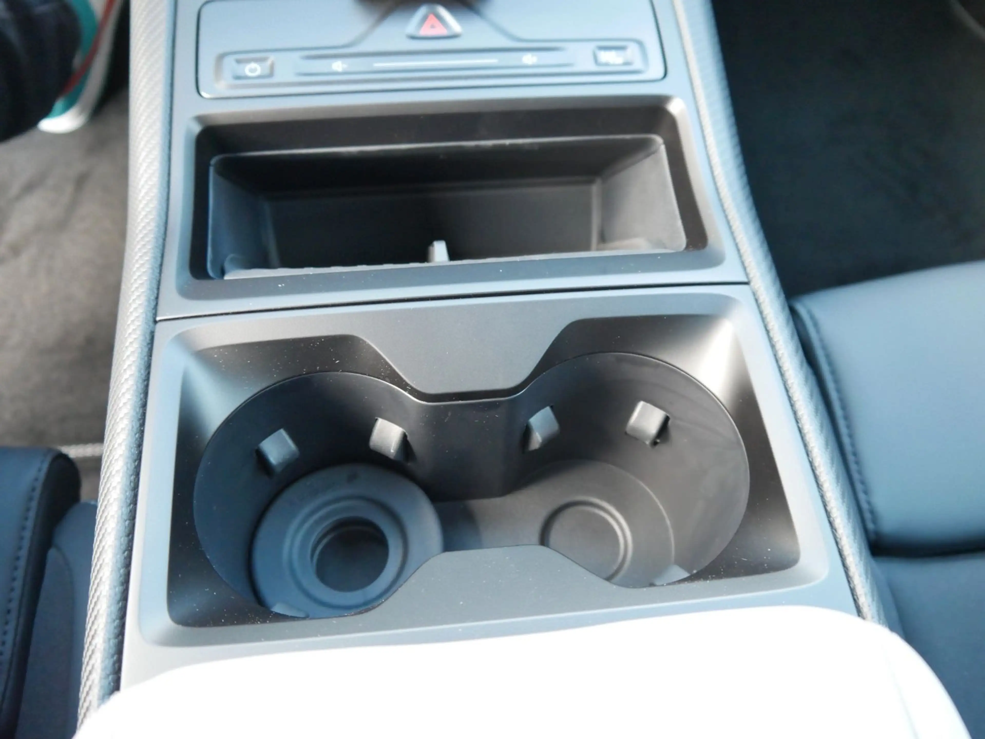 Ford Explorer Premium Extended Range RWD + AHK + ACC — photo 12