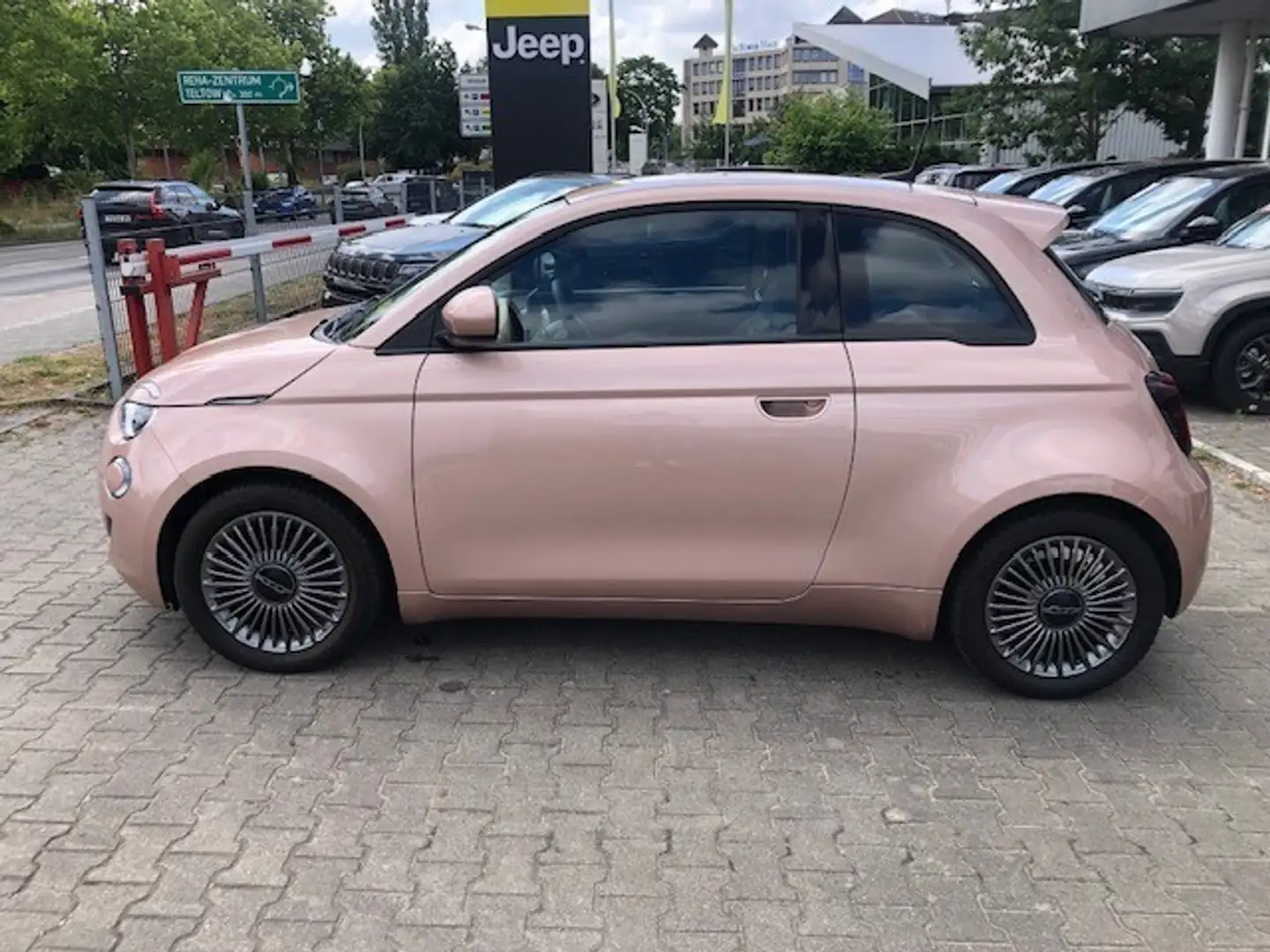 Fiat 500e 3+1 118PS 42kWh CCS  KLIMA*CARPLAY*TEMPOMAT Gold - 2