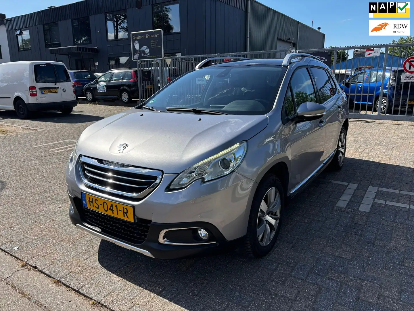 Peugeot 2008 1.2 Allure - Navi - Trekhaak -Nw Riem - Nw Apk Gris - 1