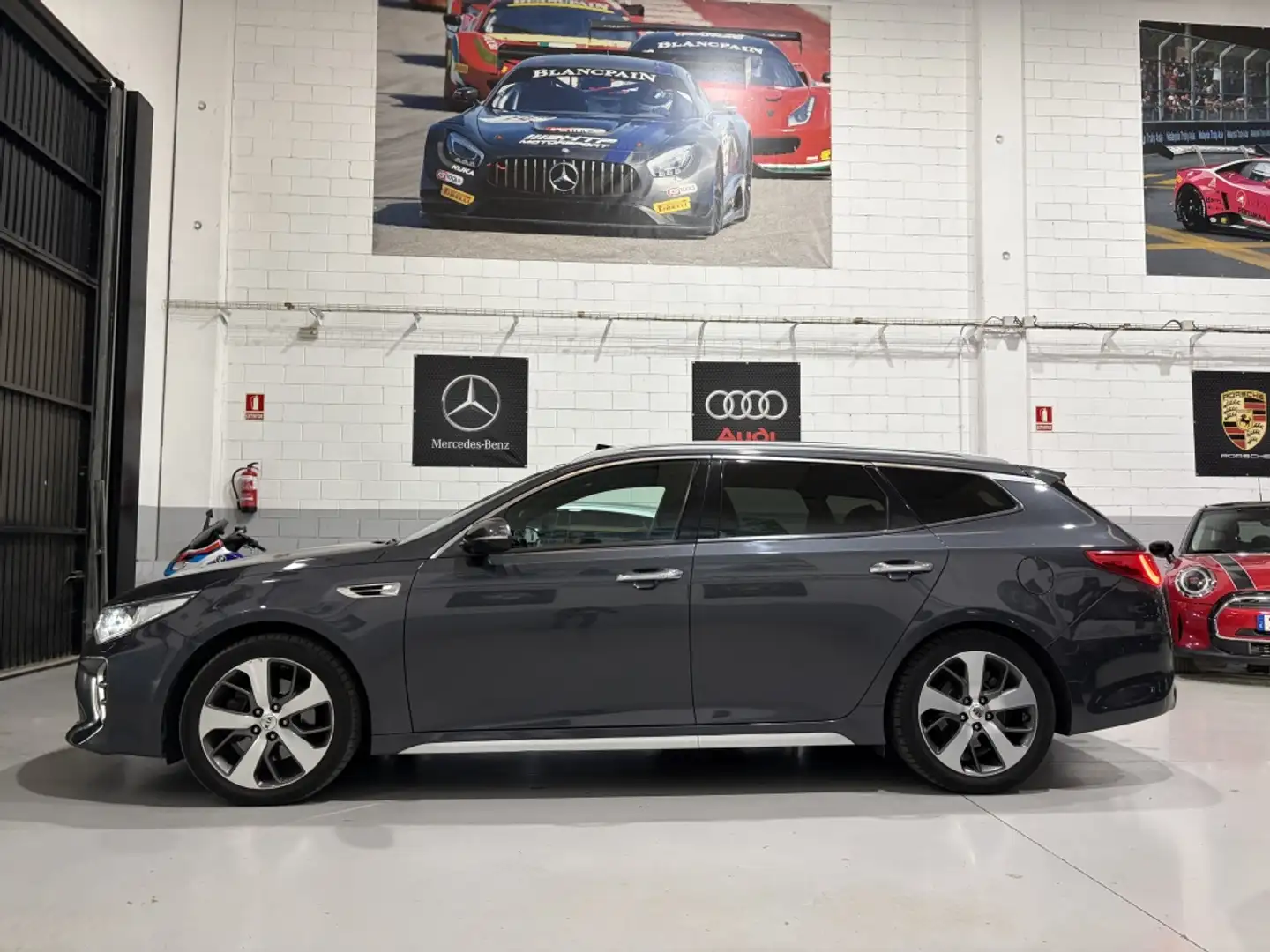 Kia Optima SW 1.7CRDI Eco-Dynamics GT Line DCT Gris - 1