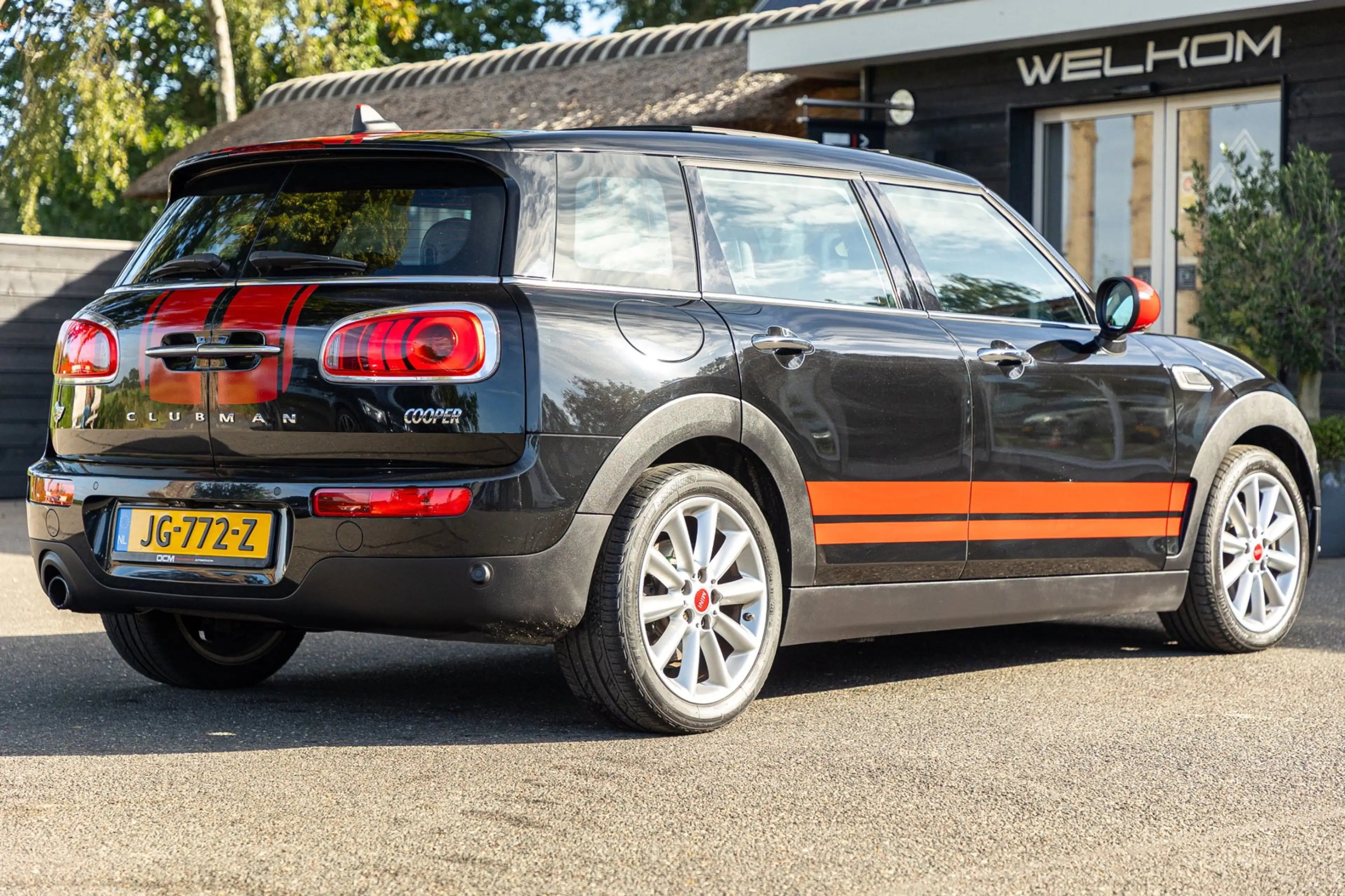 MINI Cooper Clubman 1.5 Chili Serious Business Panoramadak I Leder Alc — photo 3