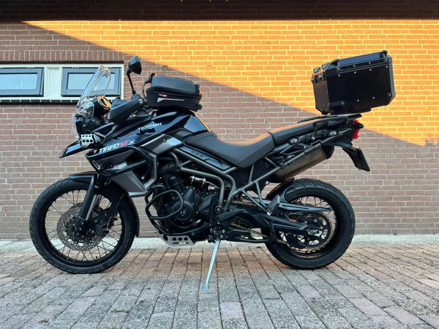 Triumph Tiger 800 XCx Zwart - 2