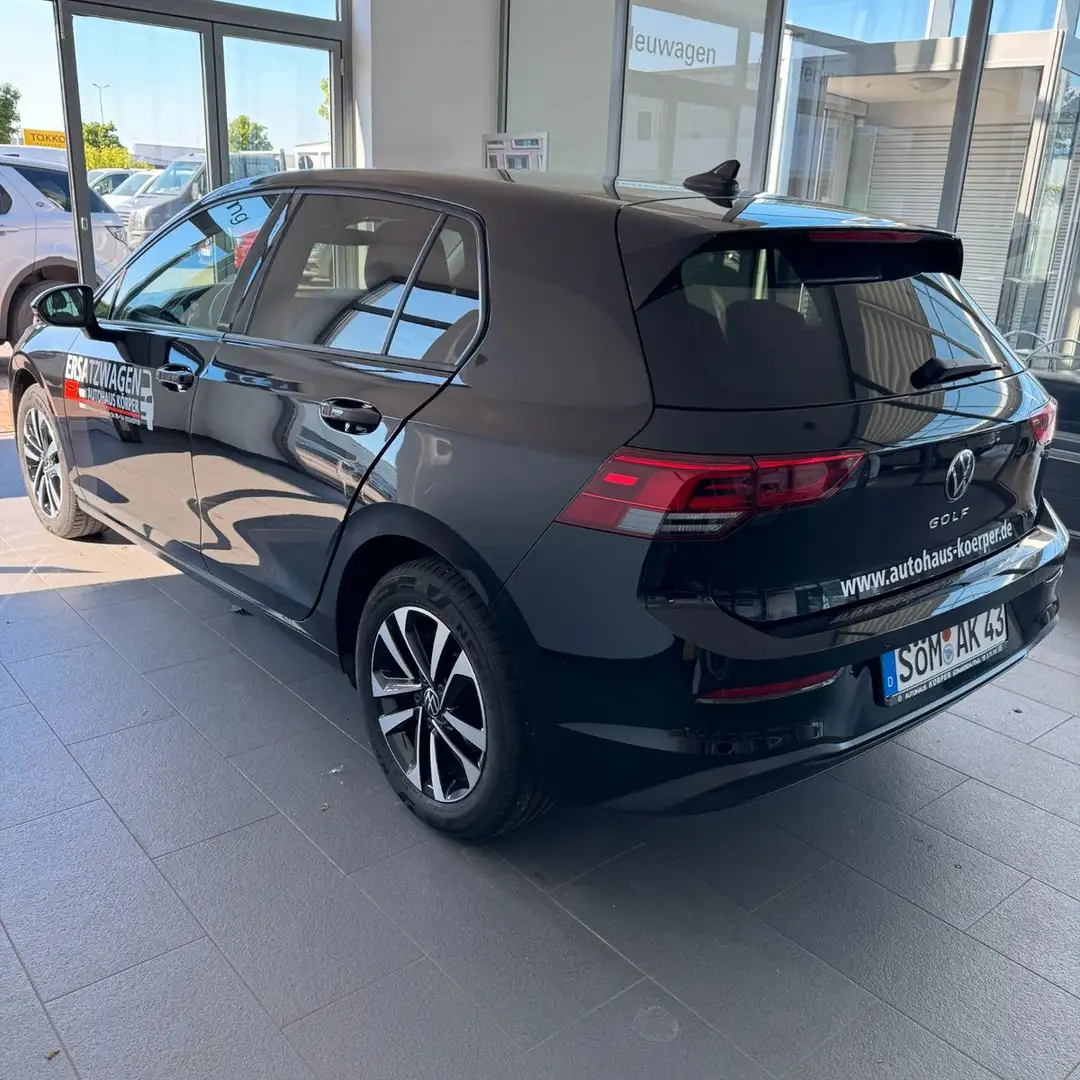 Volkswagen Golf VIII Lim. United 1.5 TSI Schwarz - 2