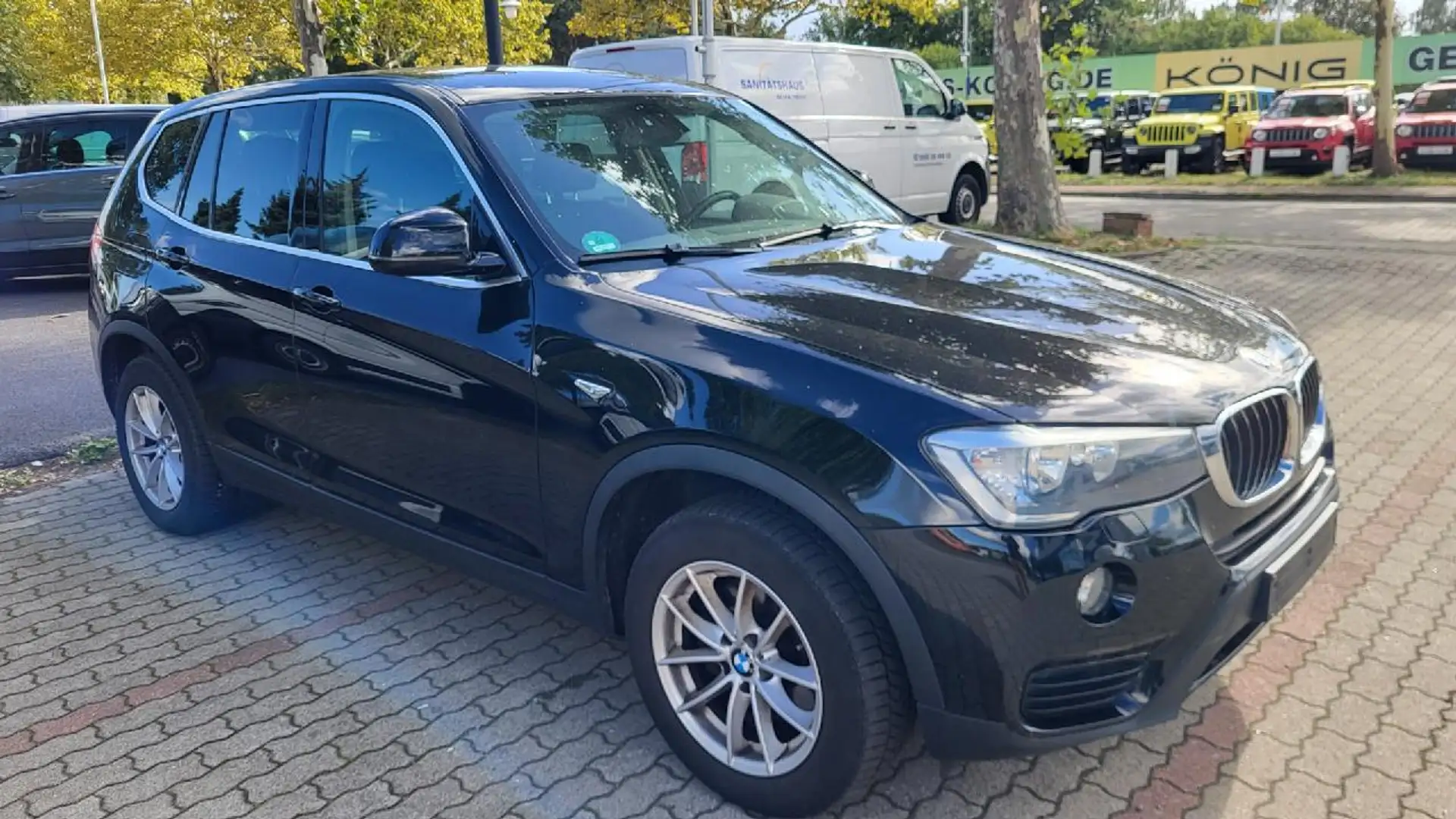 BMW X3 sDrive18d Schwarz - 1