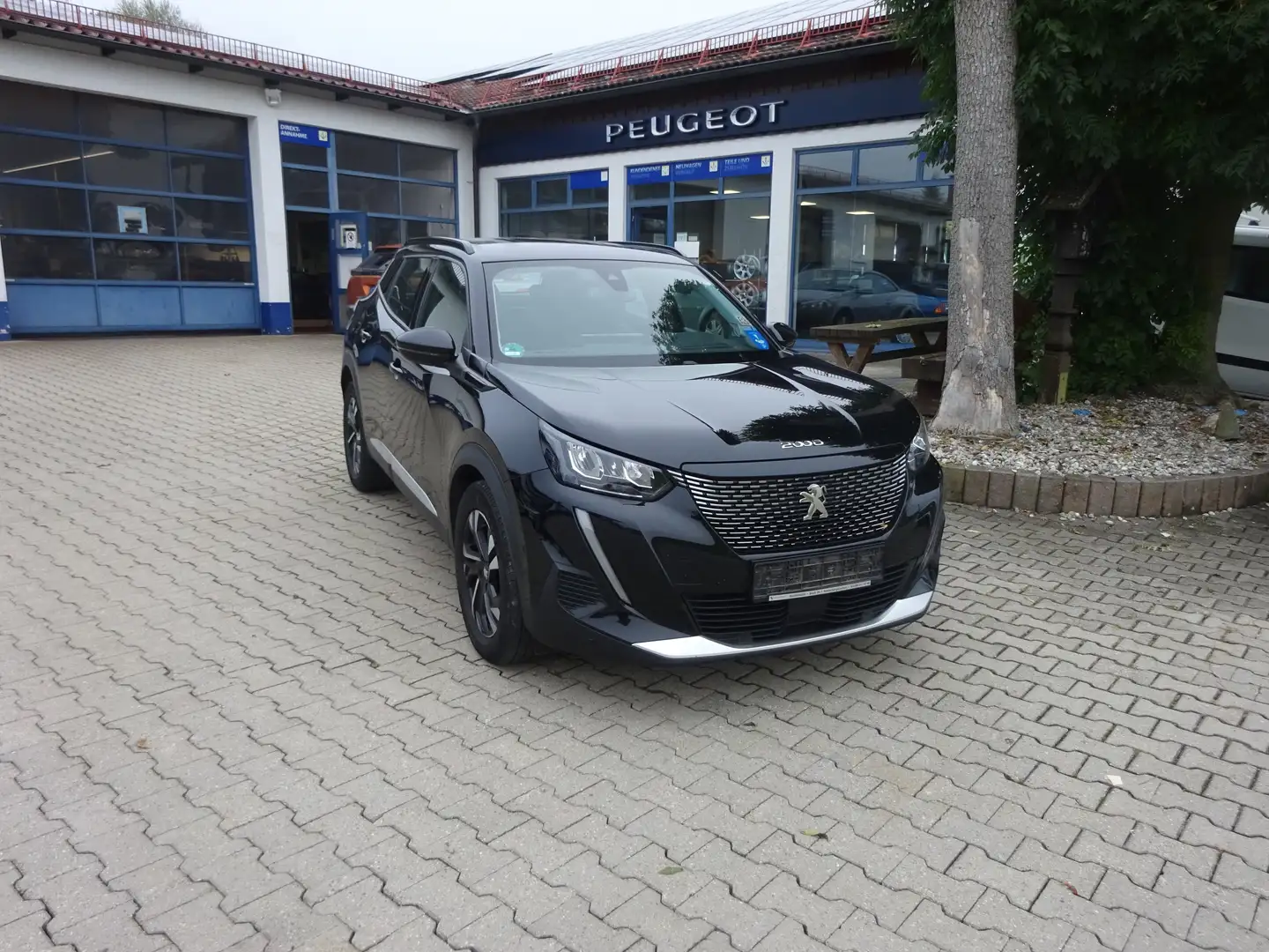 Peugeot 2008 Allure/Klima/Navi/PDC v+h/Kamera/Kamera/AHK Negro - 1