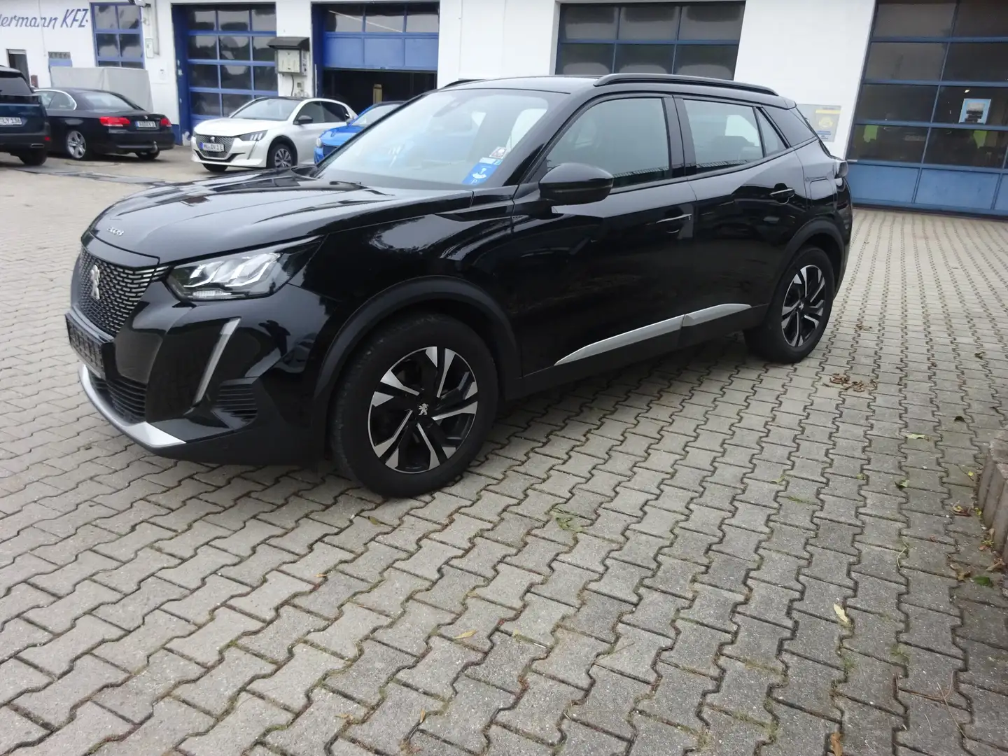 Peugeot 2008 Allure/Klima/Navi/PDC v+h/Kamera/Kamera/AHK Negro - 2