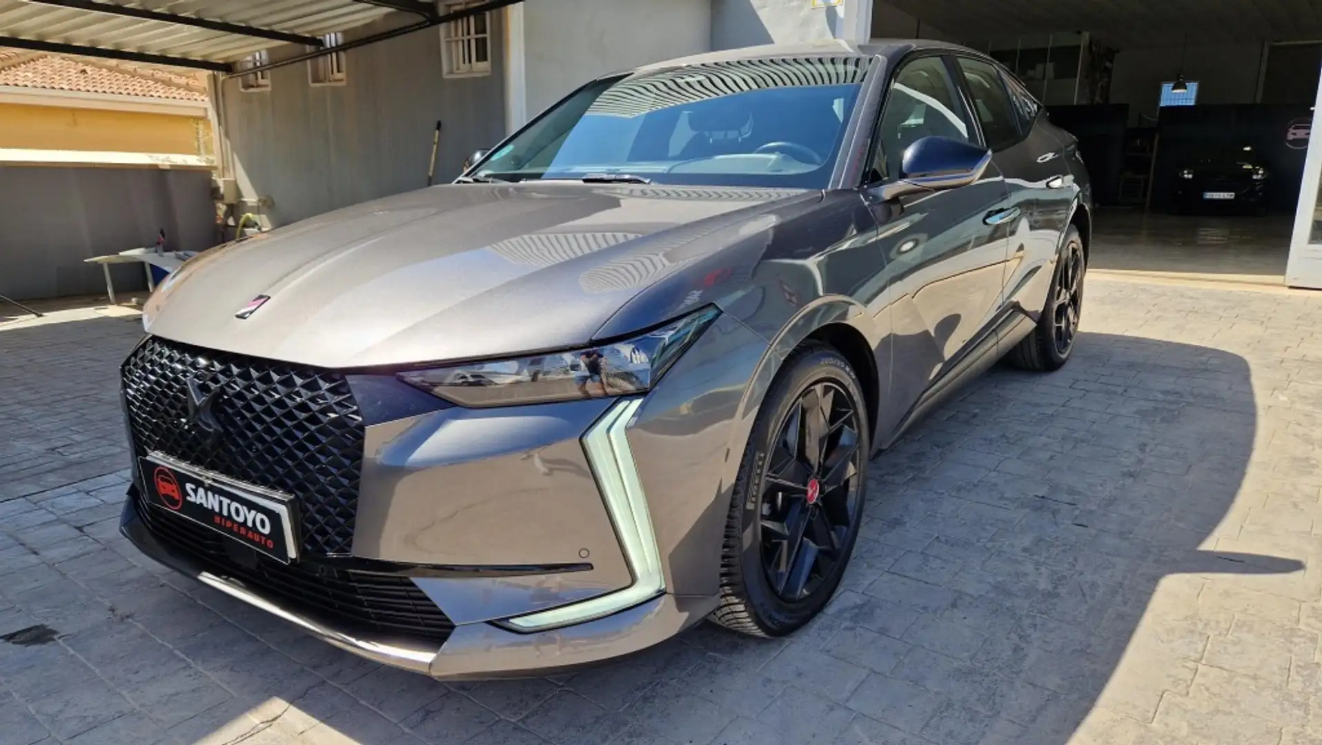 DS Automobiles DS 4 BlueHDi Performance Line Aut. 130 Gris - 2