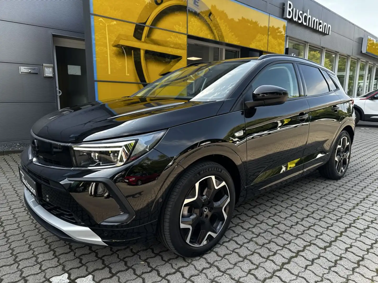 Opel Grandland Plug-in-Hybrid4 1.6 DI Automatik Ultimate Zwart - 1