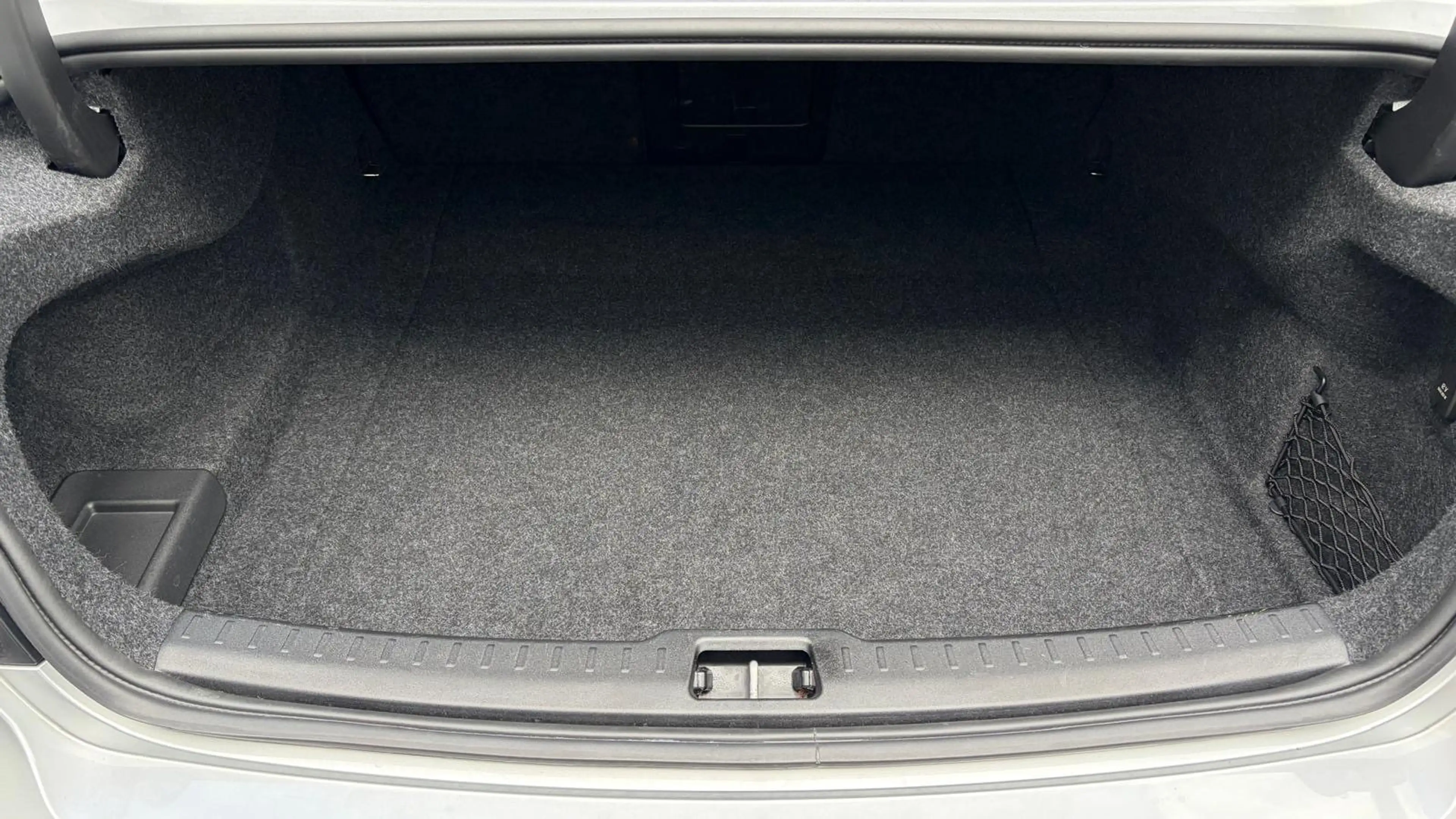 Volvo S60 2.0 B4 197PK R-DESIGN AUTOMAAT / NAVI / LEDER / CL — photo 15