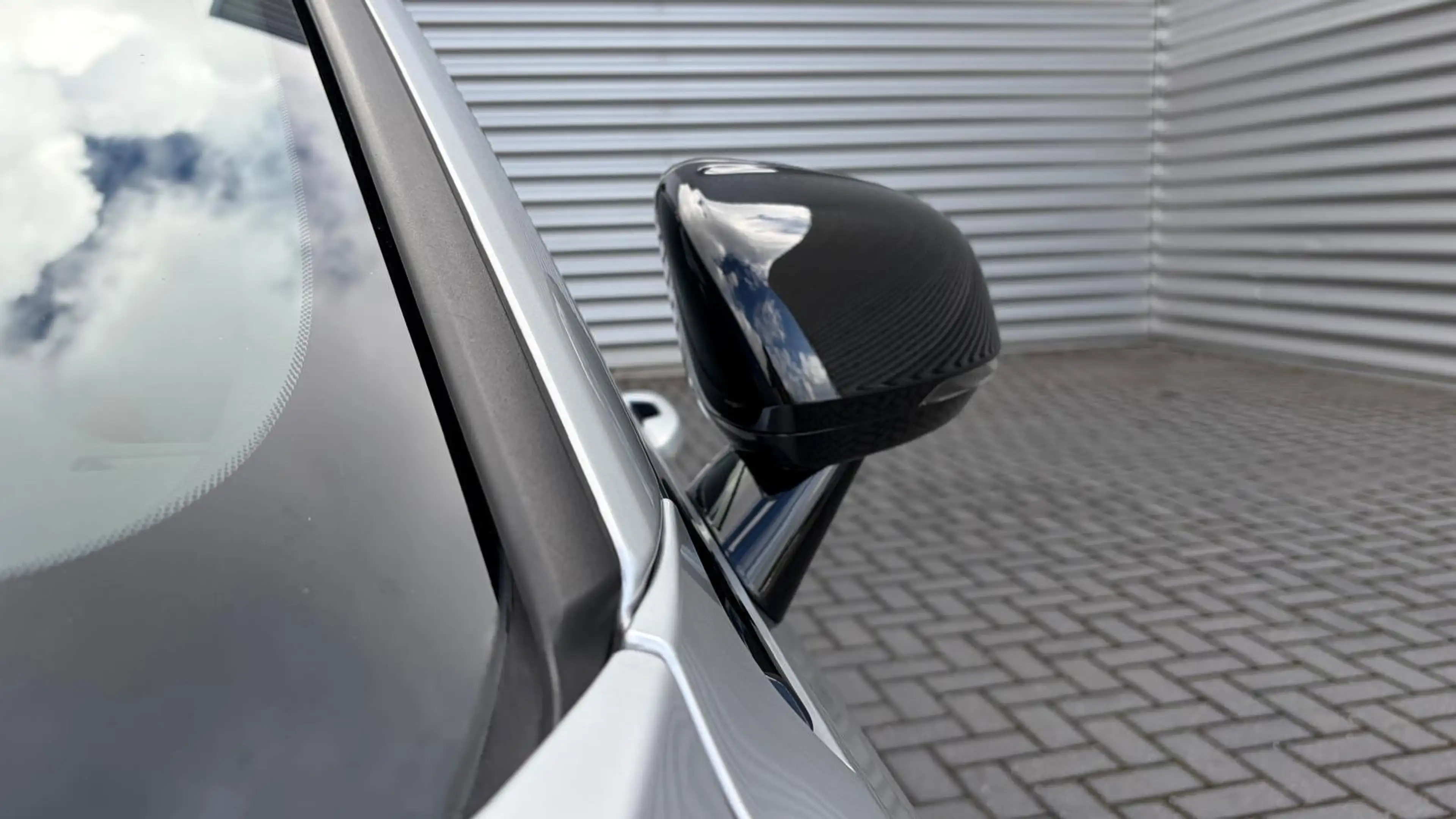 Volvo S60 2.0 B4 197PK R-DESIGN AUTOMAAT / NAVI / LEDER / CL — photo 14
