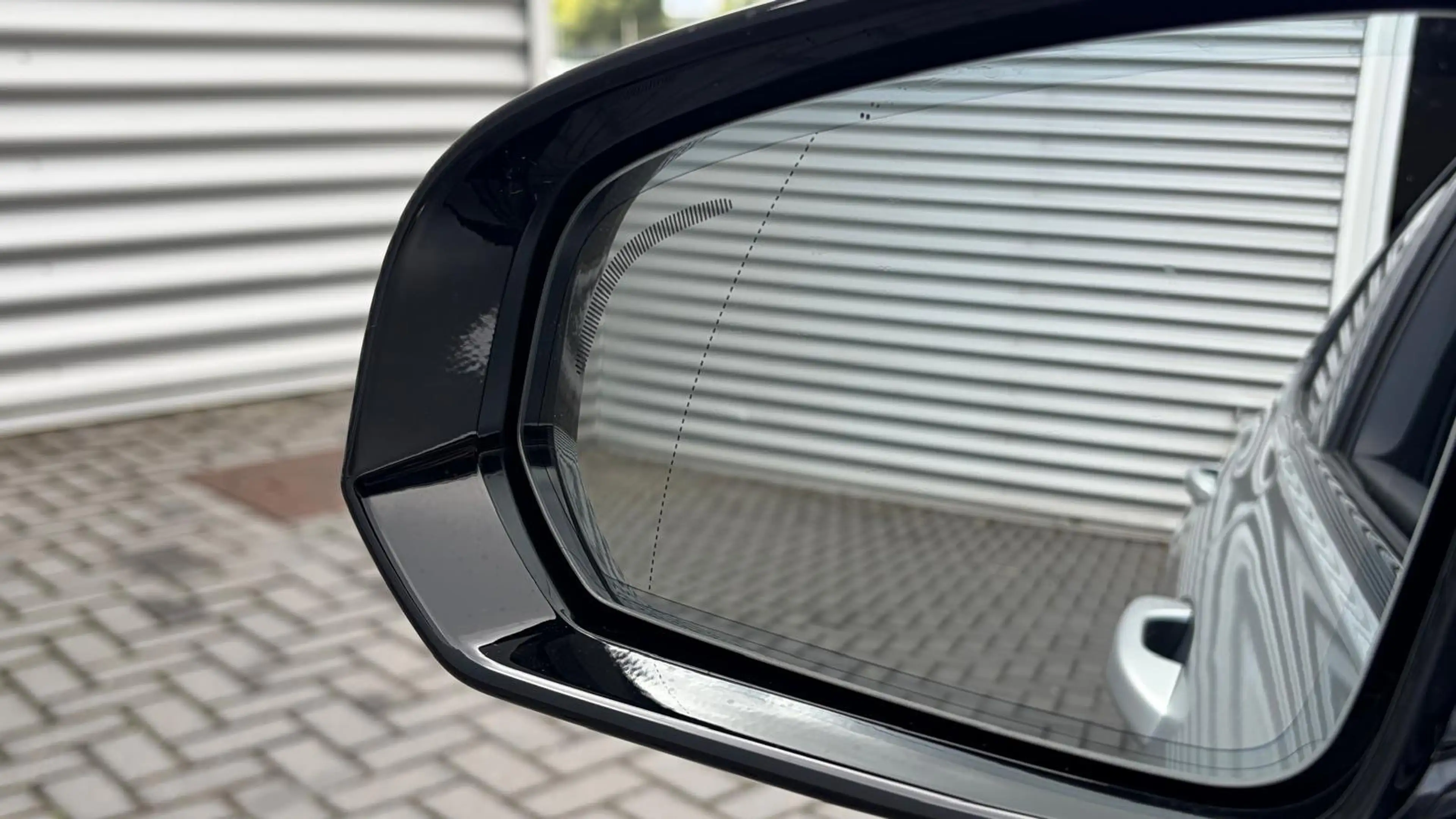 Volvo S60 2.0 B4 197PK R-DESIGN AUTOMAAT / NAVI / LEDER / CL — photo 13