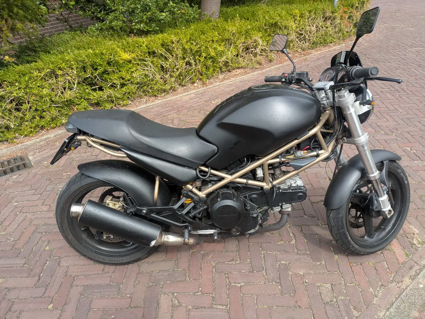 Ducati Monster 600 Negro - 1